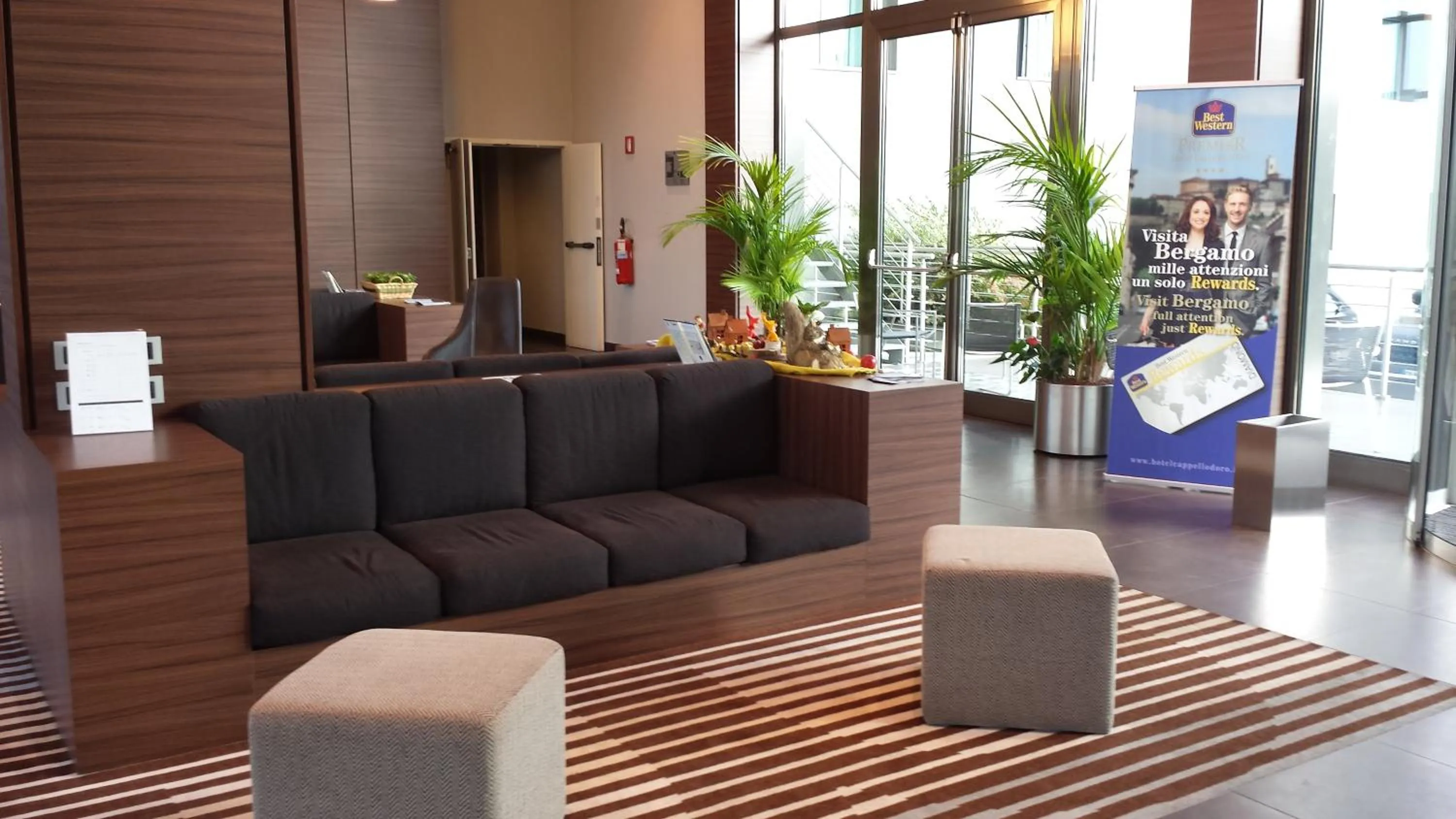 Lobby or reception in Best Western Plus Hotel Monza e Brianza Palace