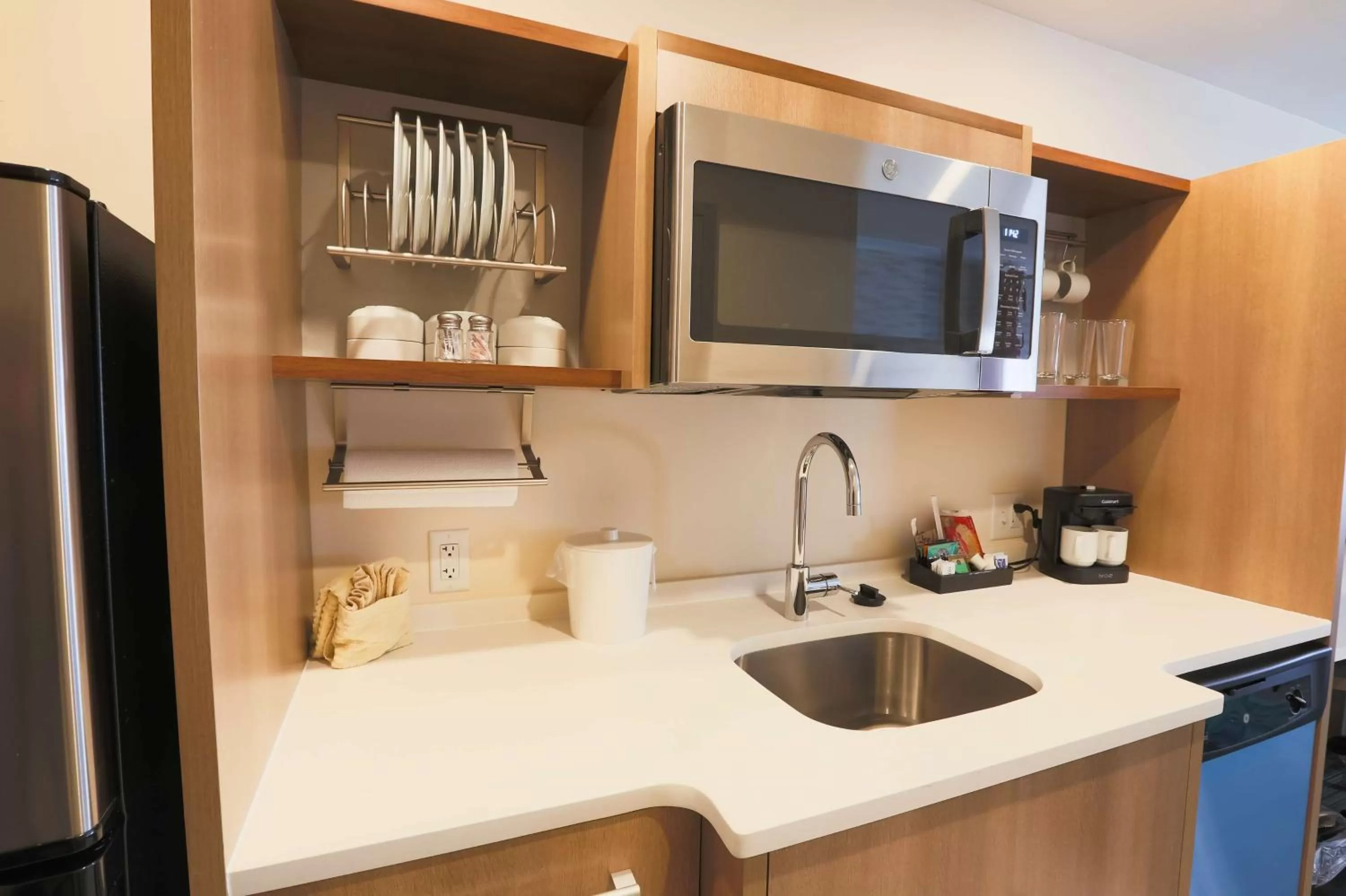 Kitchen or kitchenette in Home2 Suites By Hilton Cumming Atlanta, Ga