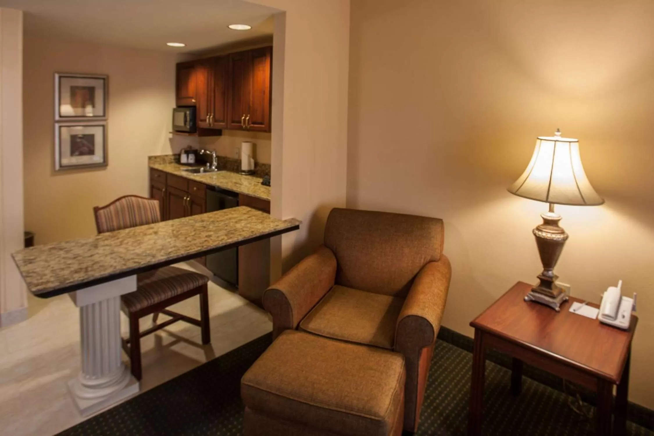 Bed in Hampton Inn & Suites Stillwater