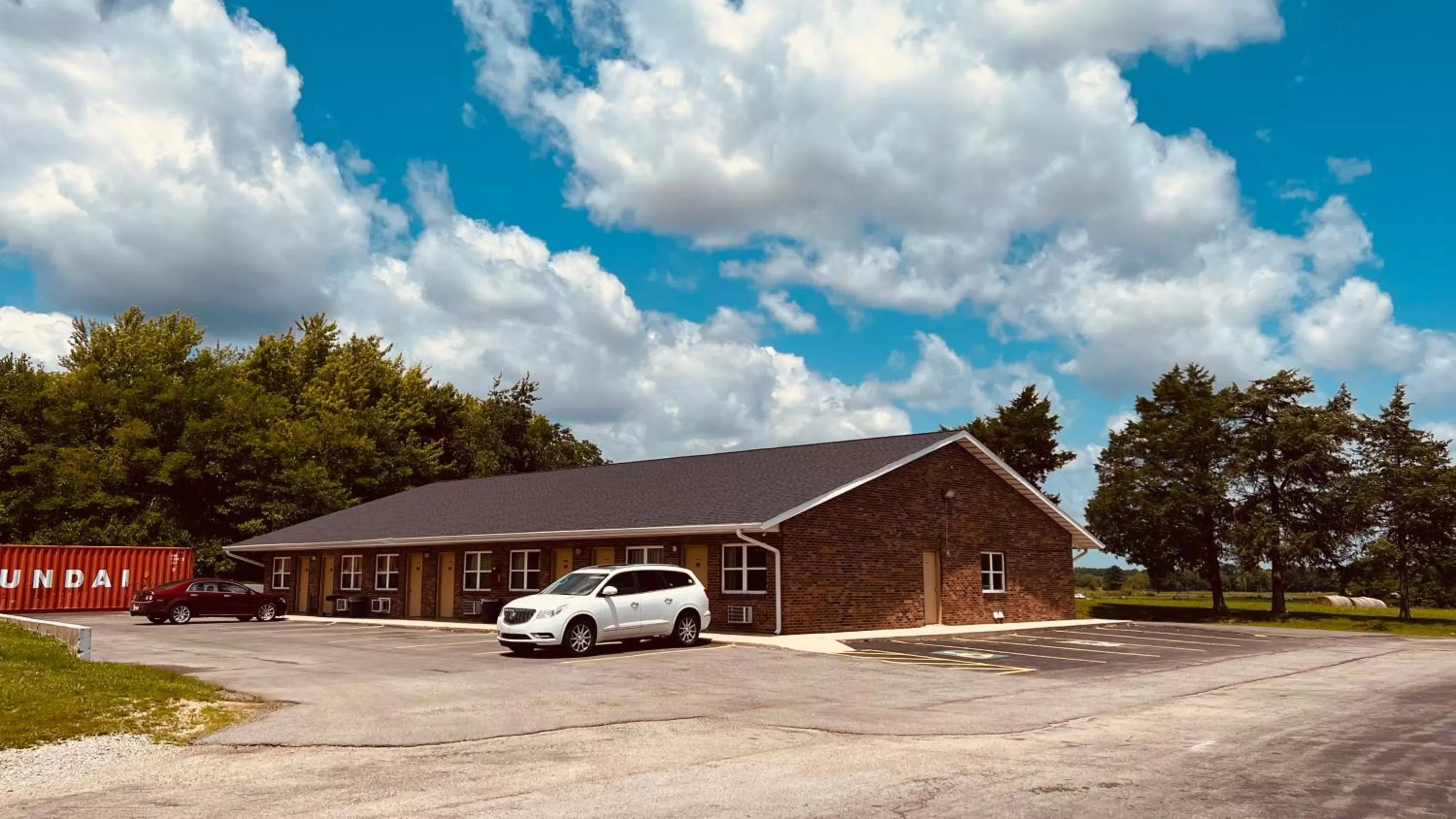 Property building in Country Inn - Licking