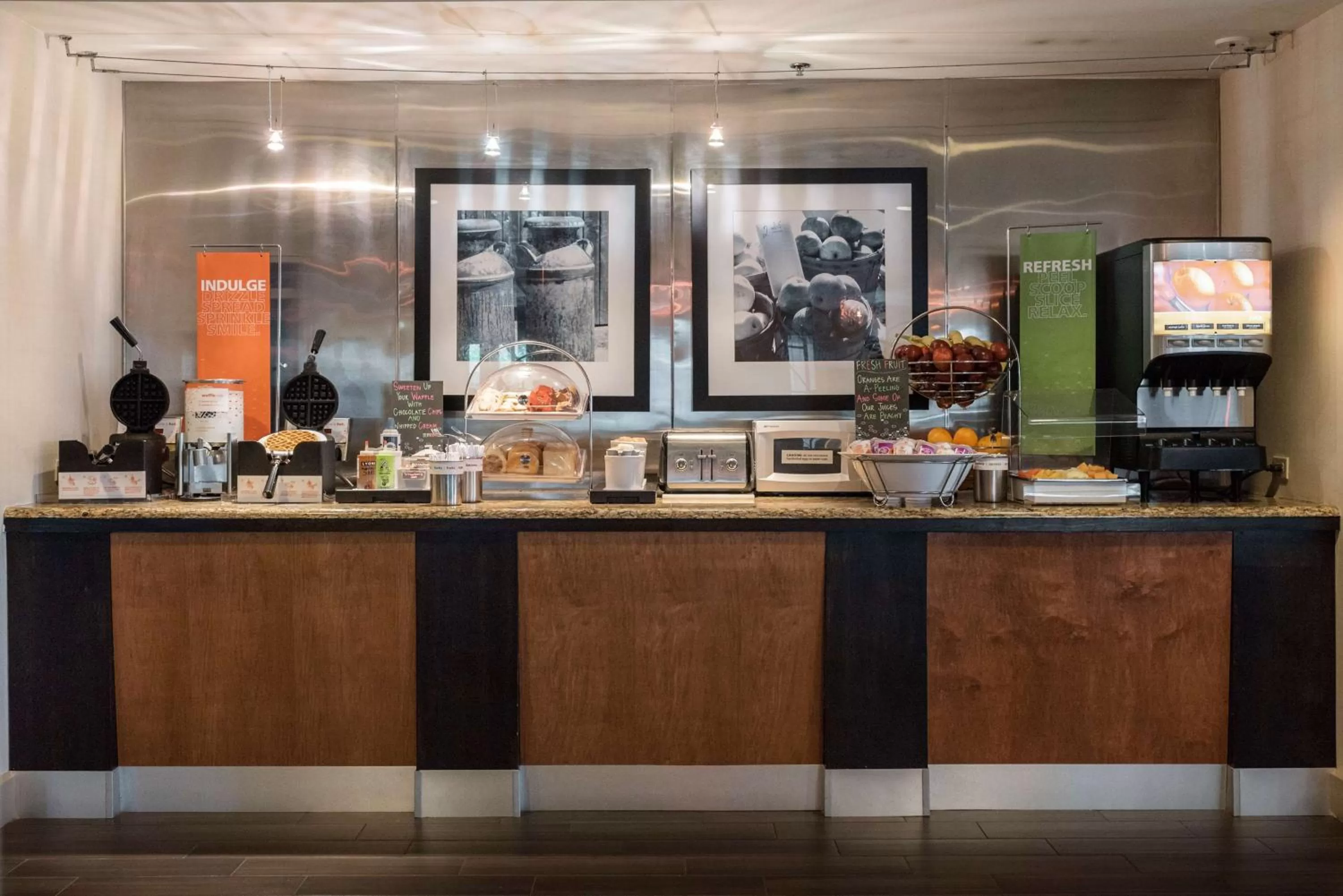 Dining area in Hampton Inn Brooksville Dade City