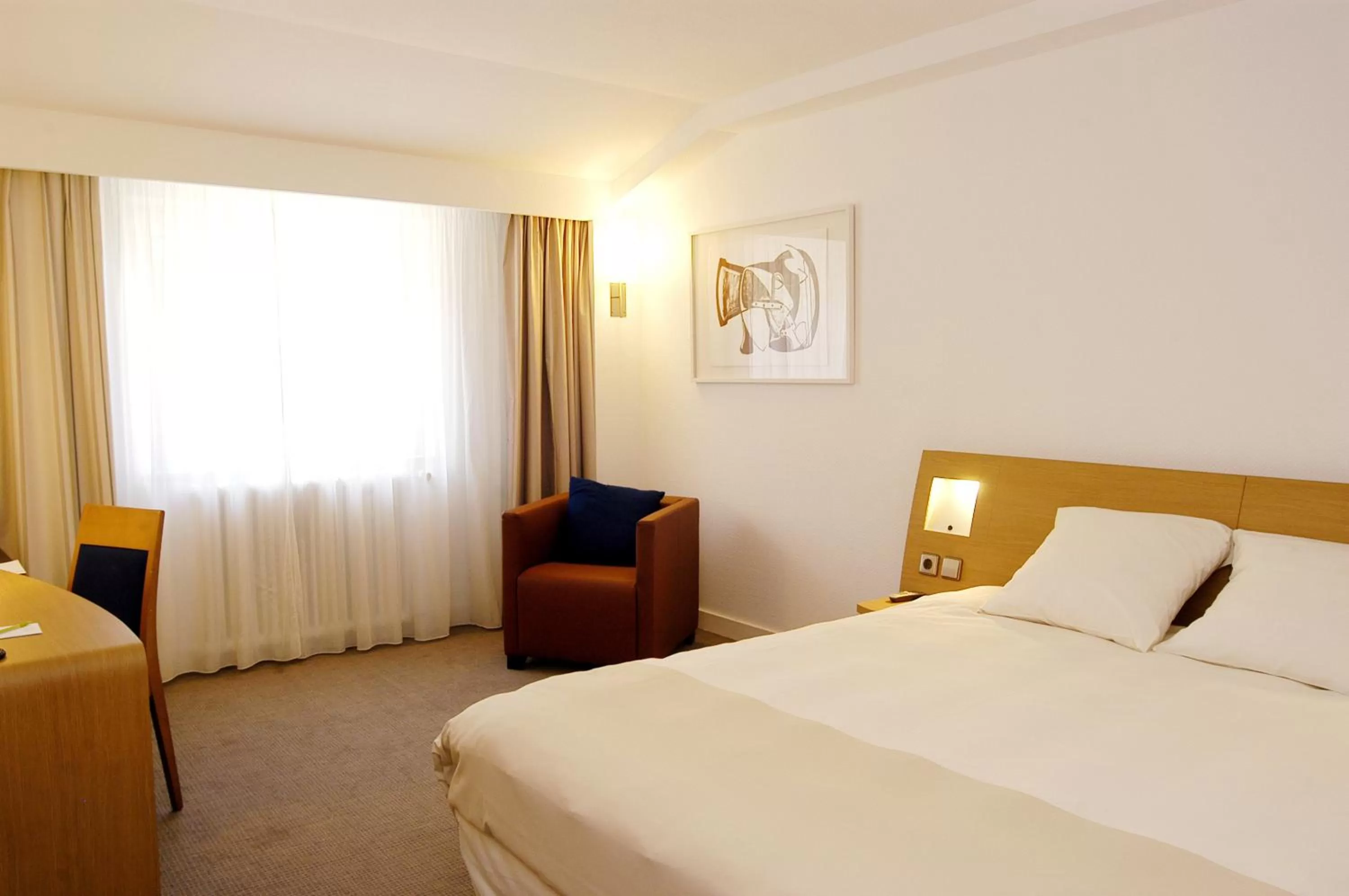 Bedroom, Bed in Novotel Andorra