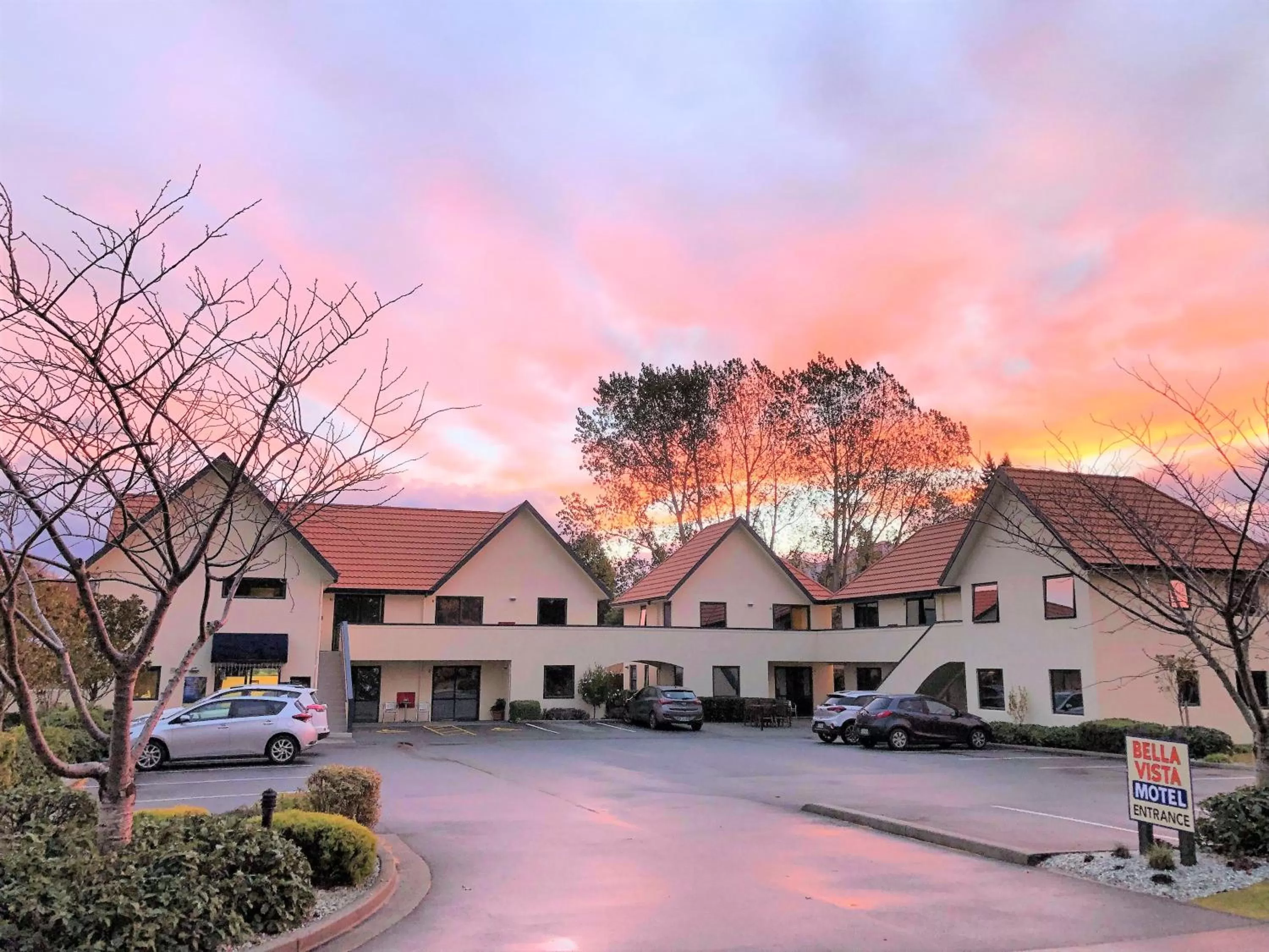 Property building in Bella Vista Motel Te Anau