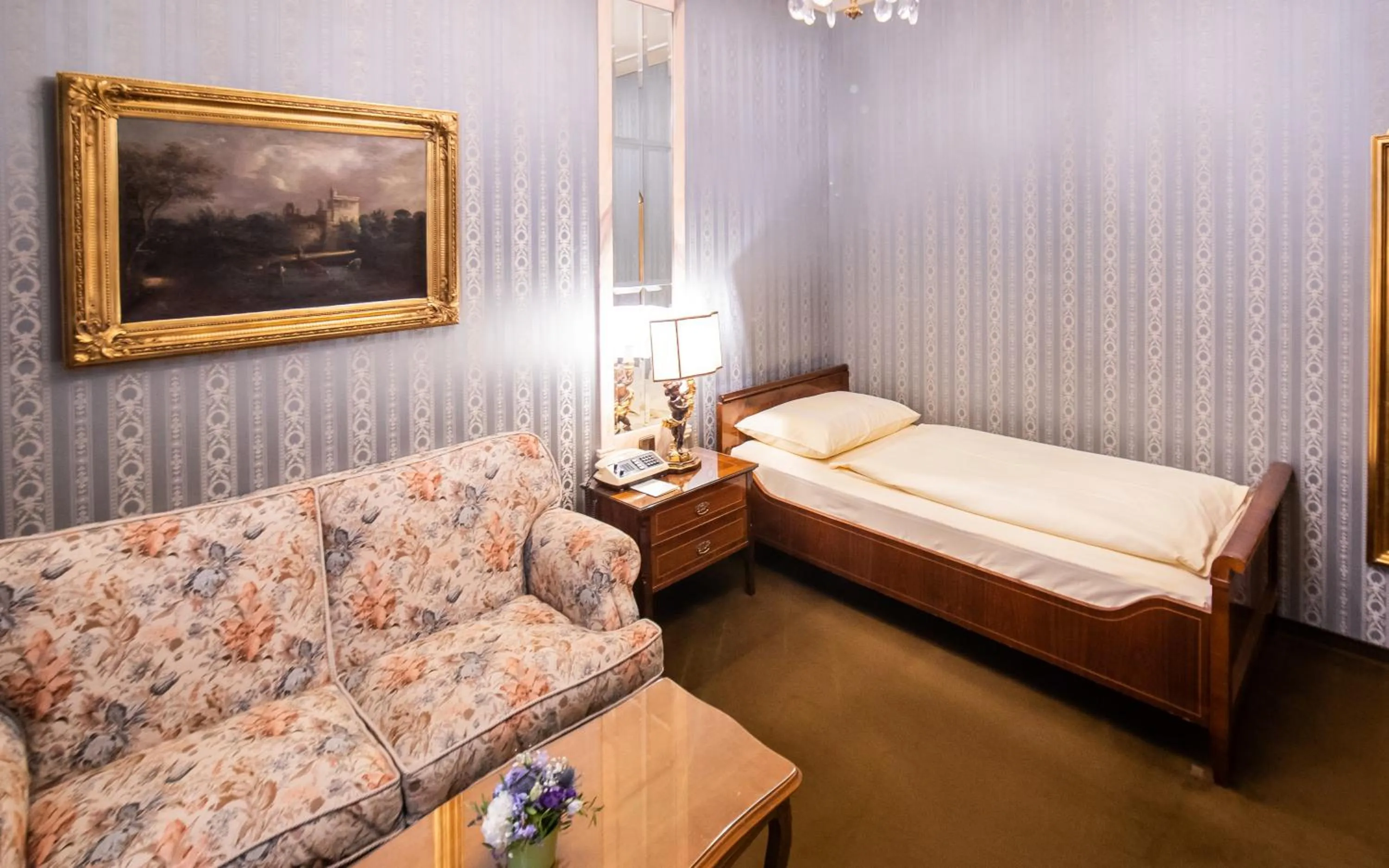 Photo of the whole room, Bed in Hotel Palais Porcia