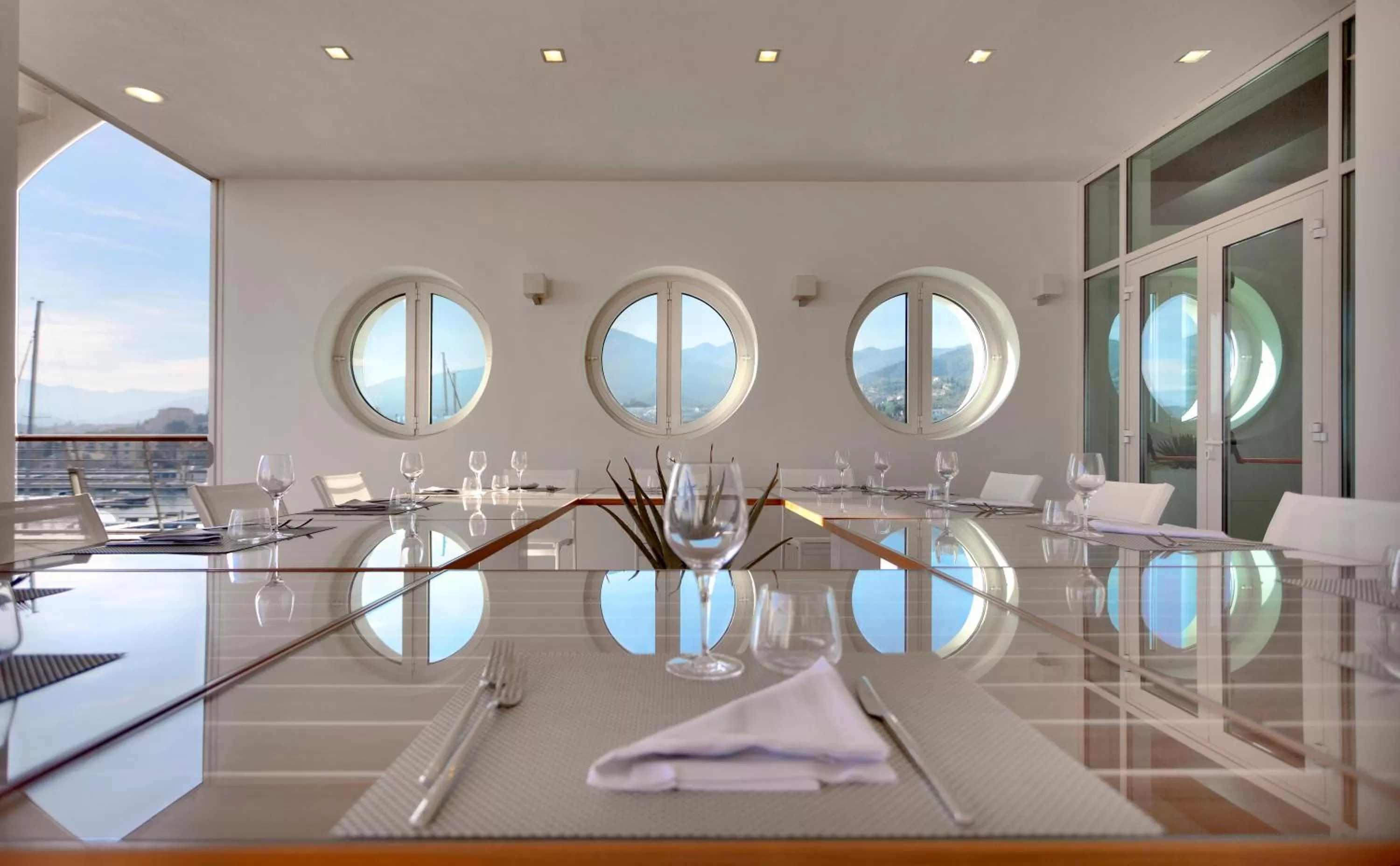 Business facilities in Albergo Yacht Club Marina Di Loano