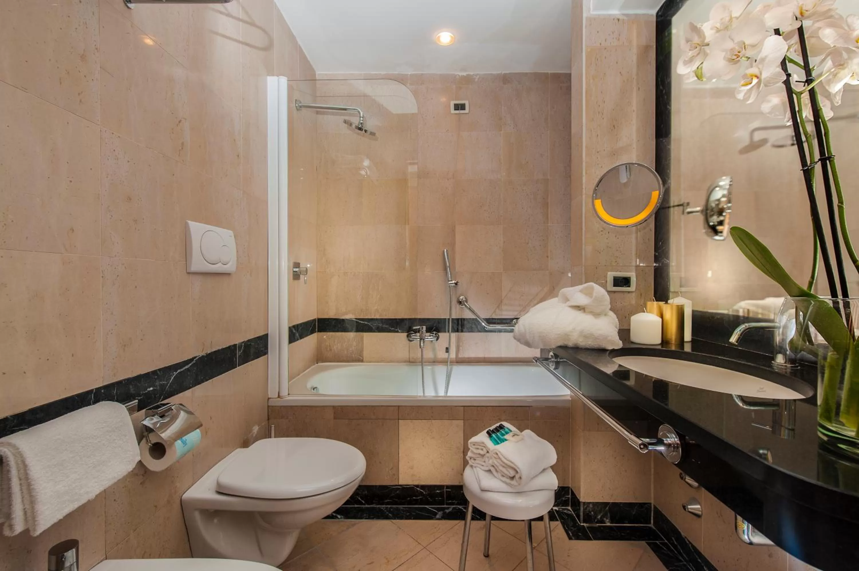 Bathroom in Cardinal Hotel St. Peter