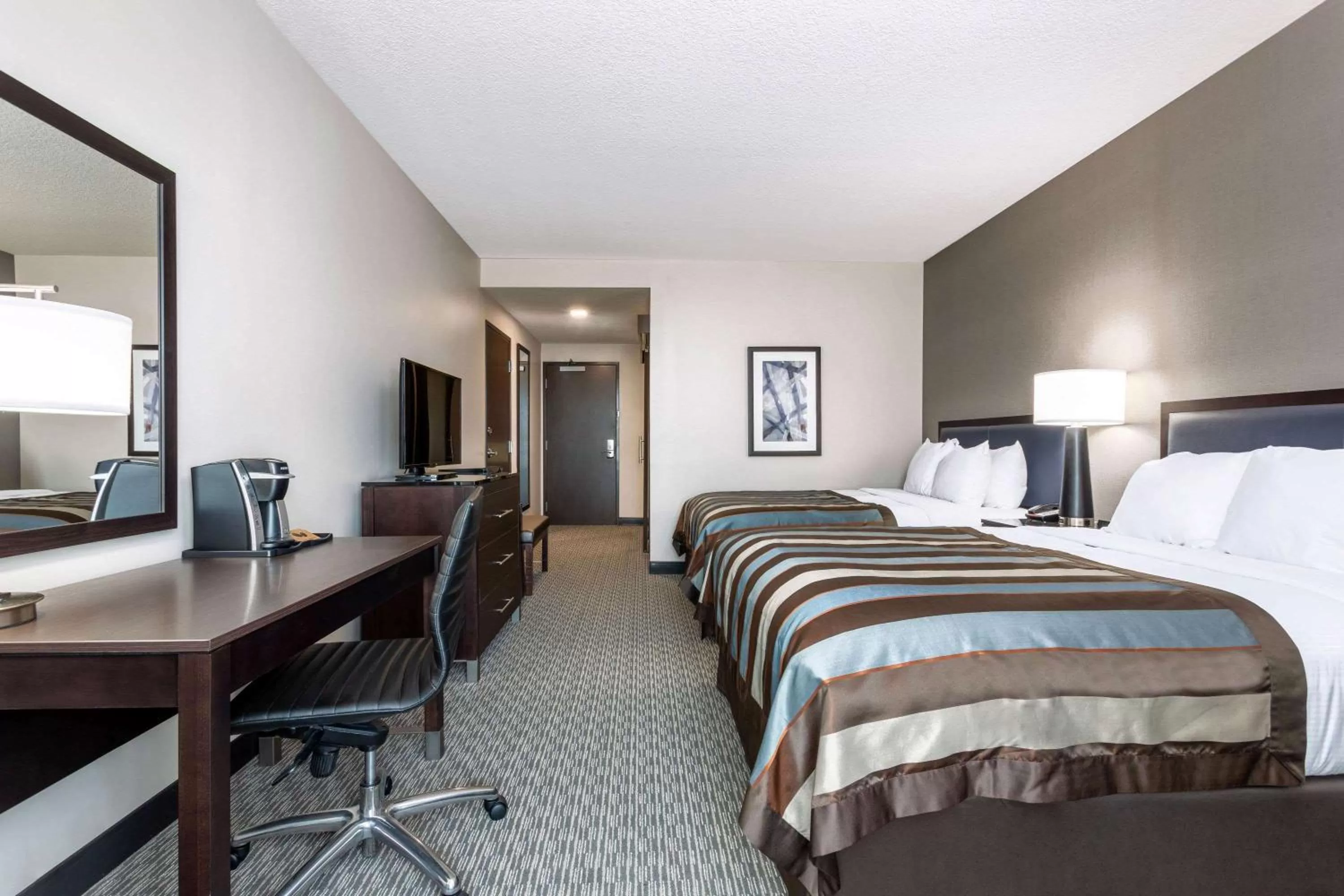 Photo of the whole room, Bed in Wingate by Wyndham Angola