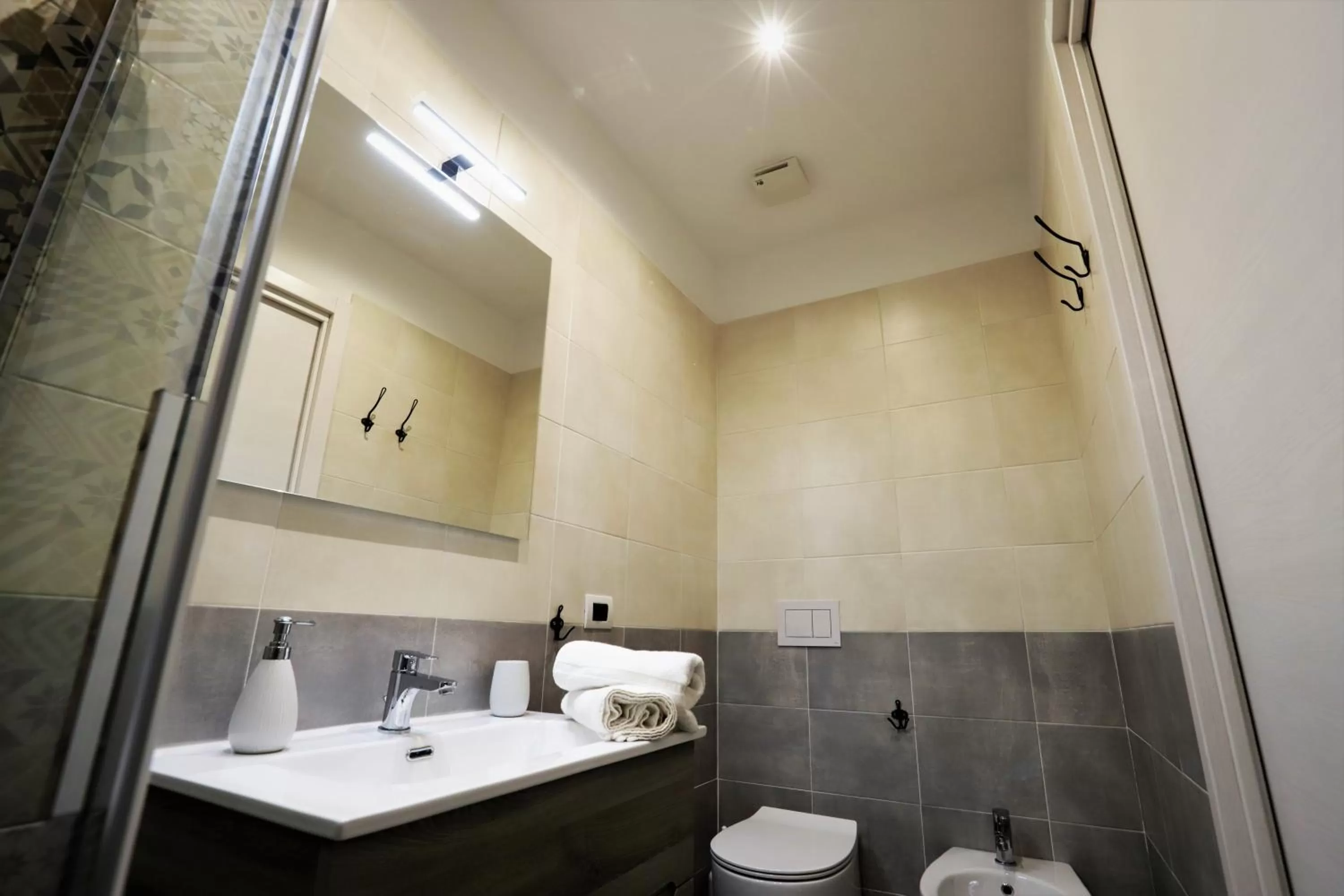 Photo of the whole room, Bathroom in Napoli Vesuvio Apartments by Dimorra