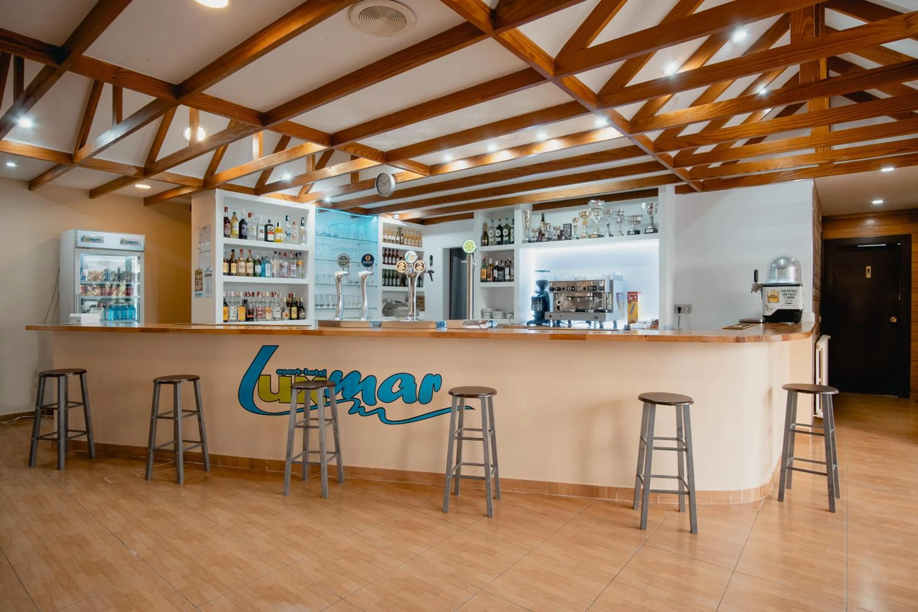 Lounge or bar in Luxmar Apartaments