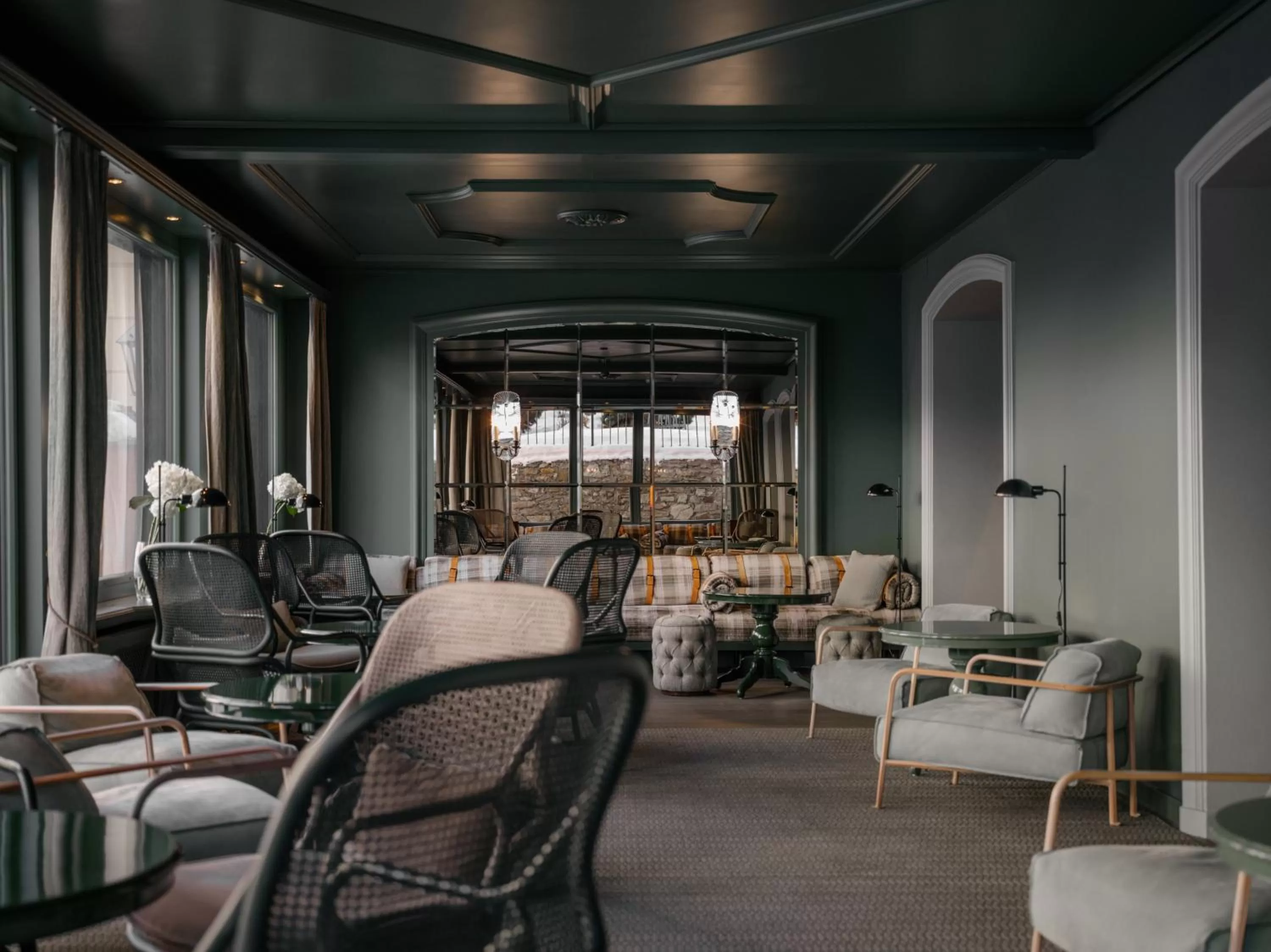 Lounge or bar in BEAUSiTE Zermatt