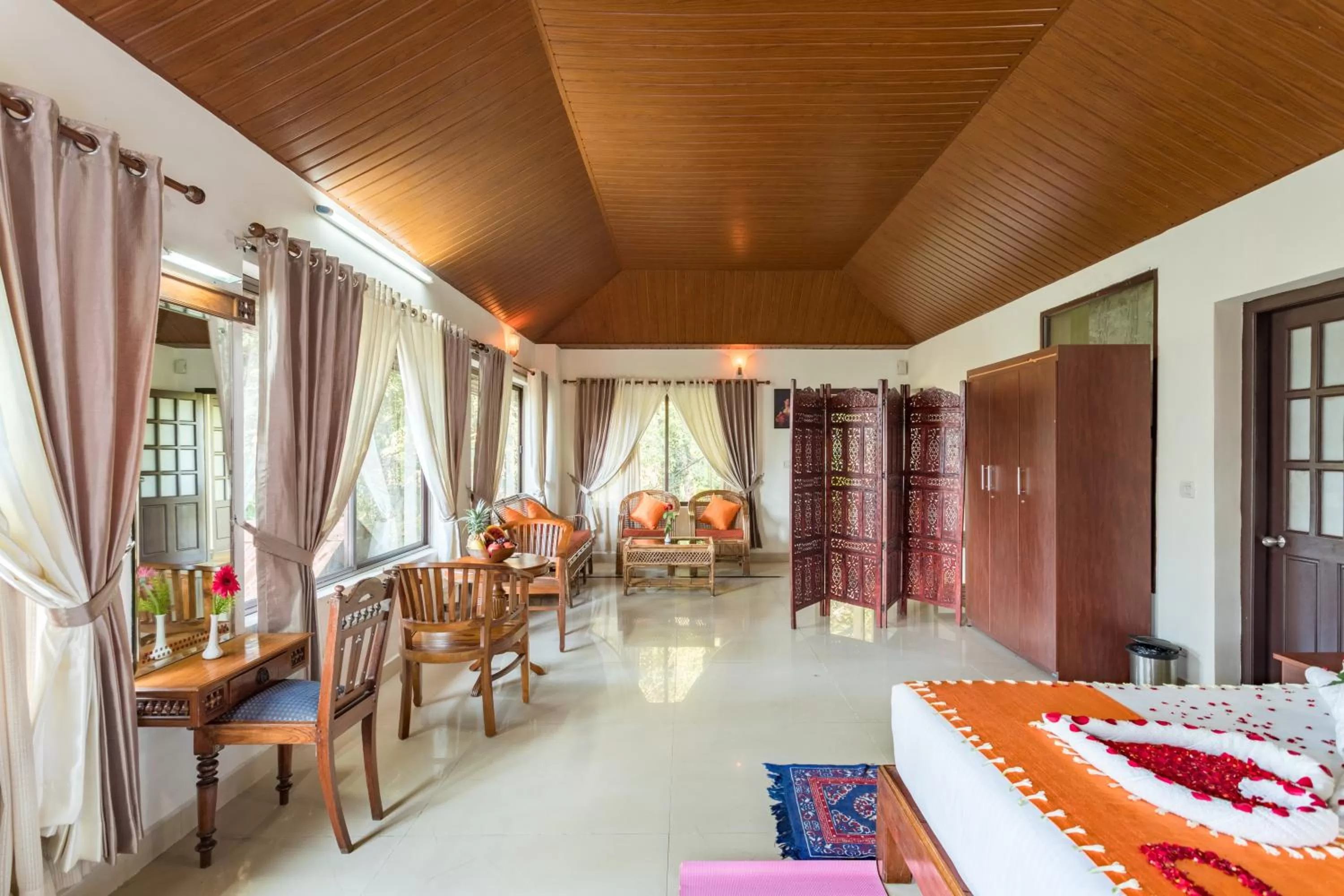 Bedroom in Violet Woods