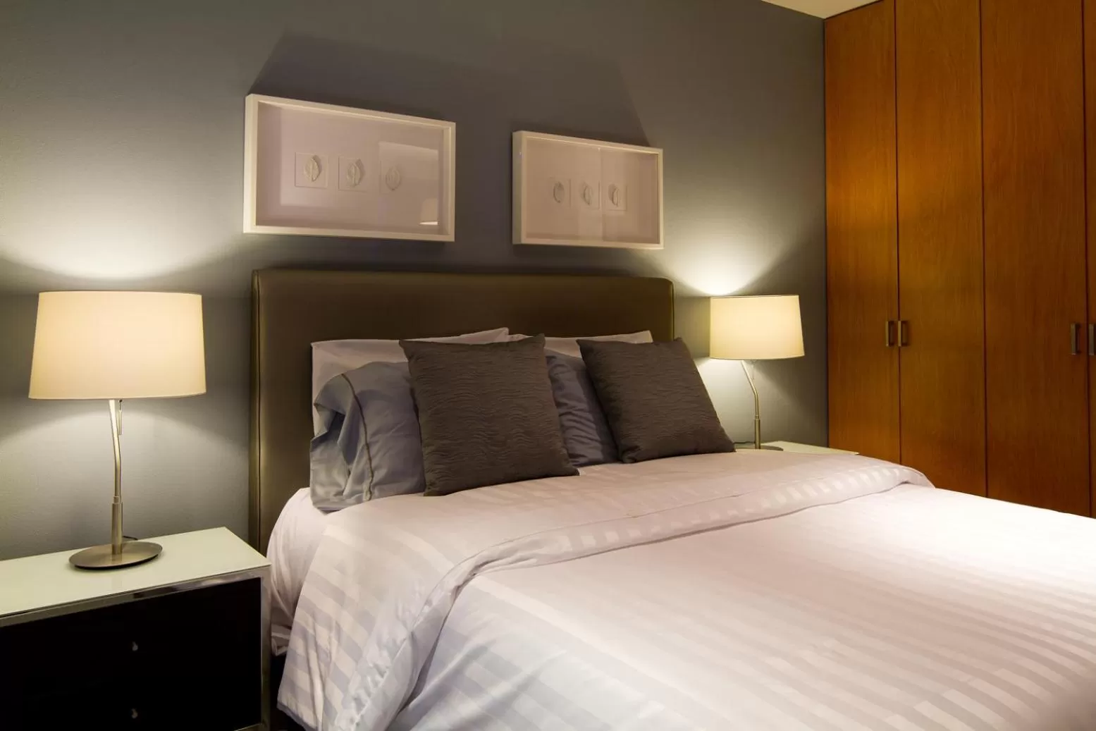 Bed in Pennsylvania Suites