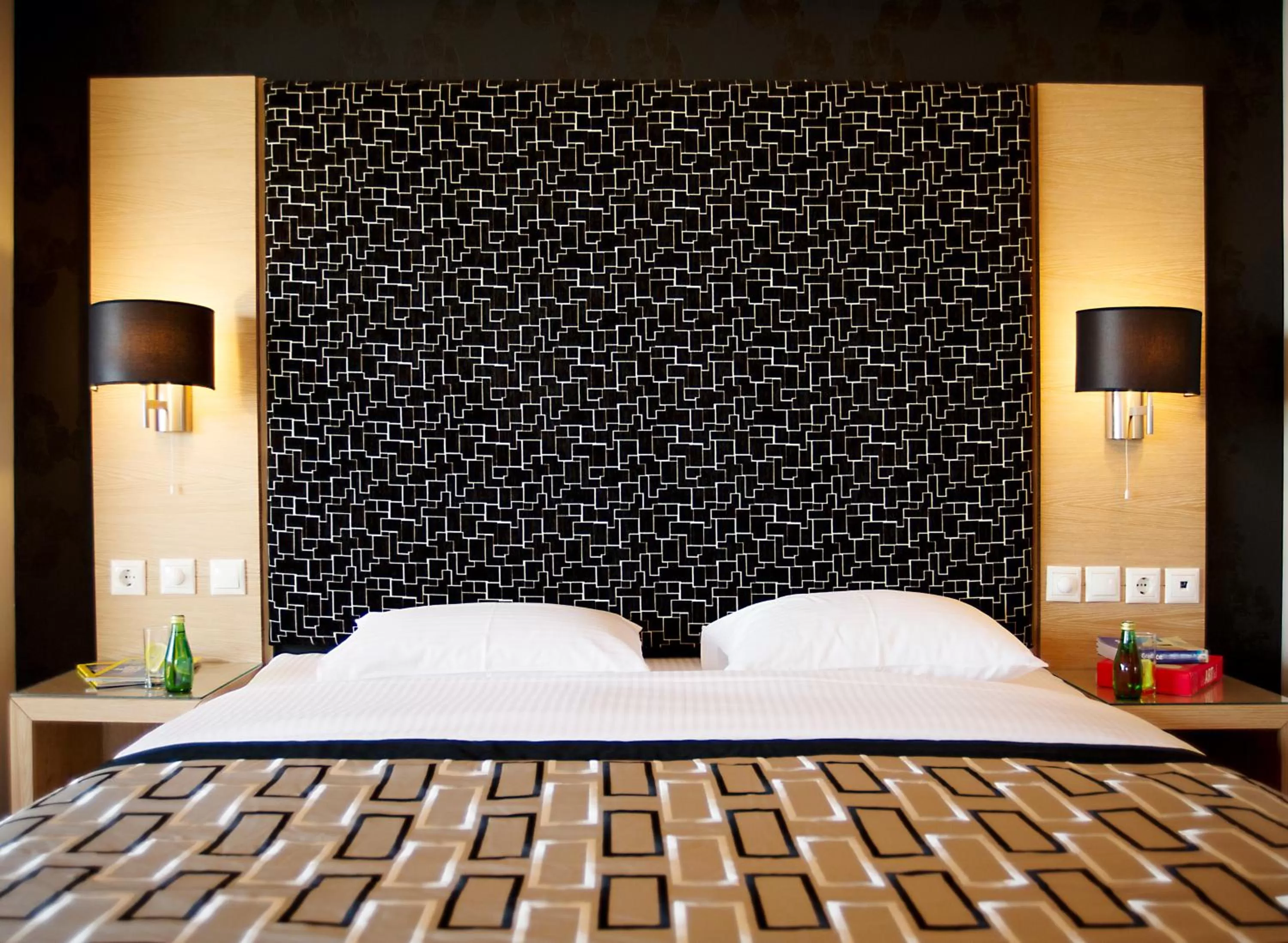 Bed in Nefeli Hotel Alimos