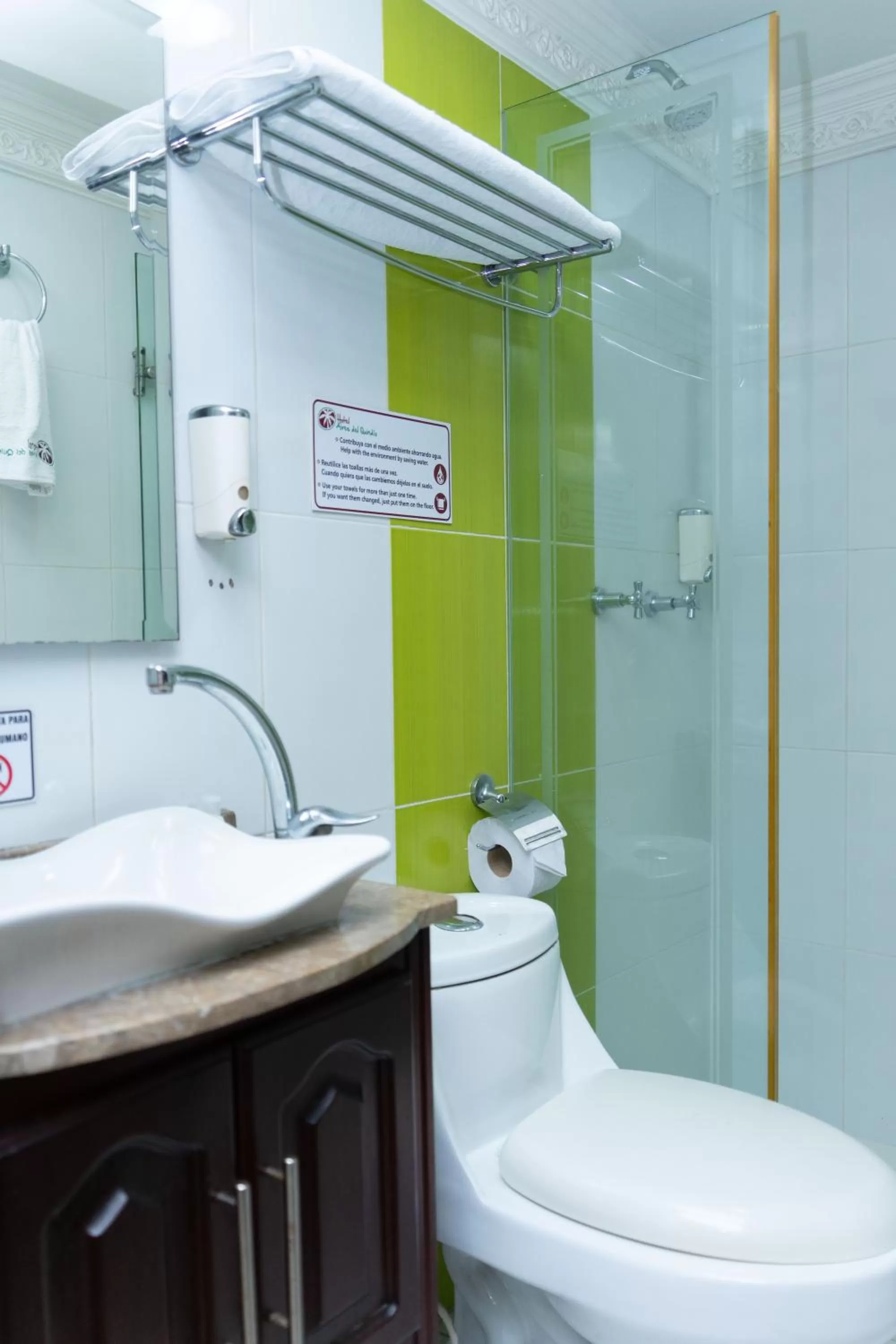 Bathroom in Hotel Aires del Quindío Armenia