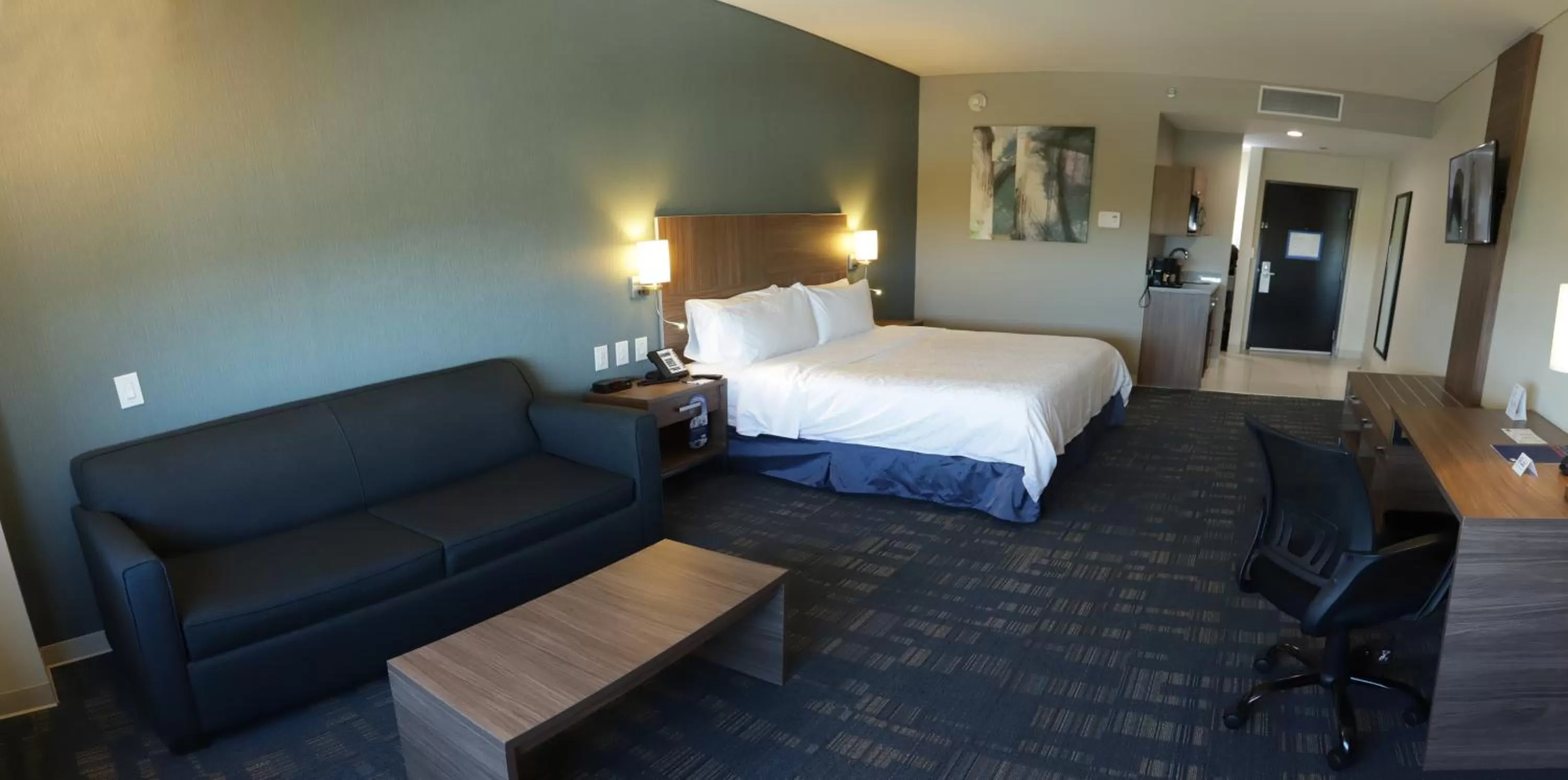 Bed in Holiday Inn Express & Suites Mexicali by IHG