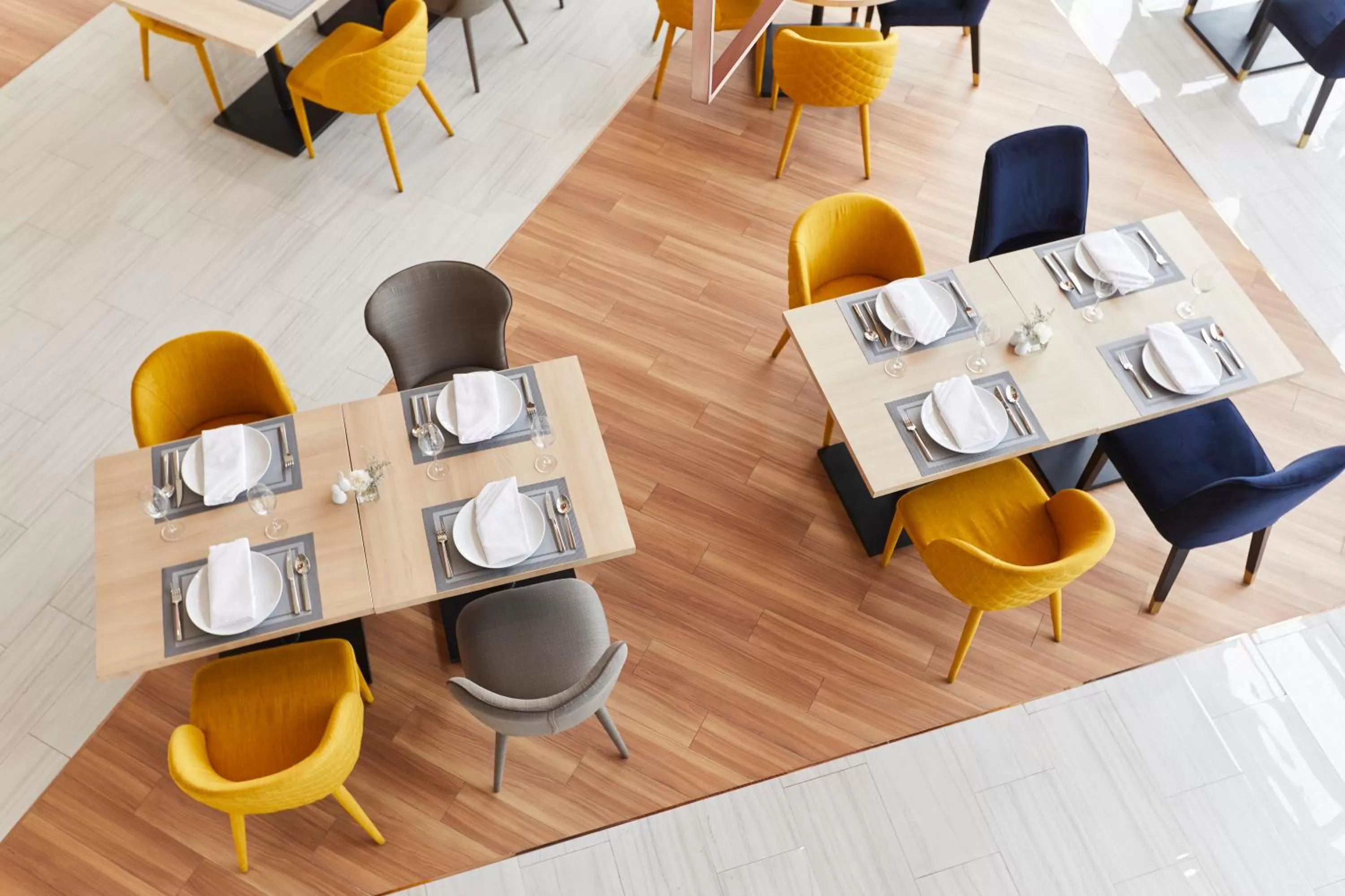 Drinks in The Quarter Ari by UHG