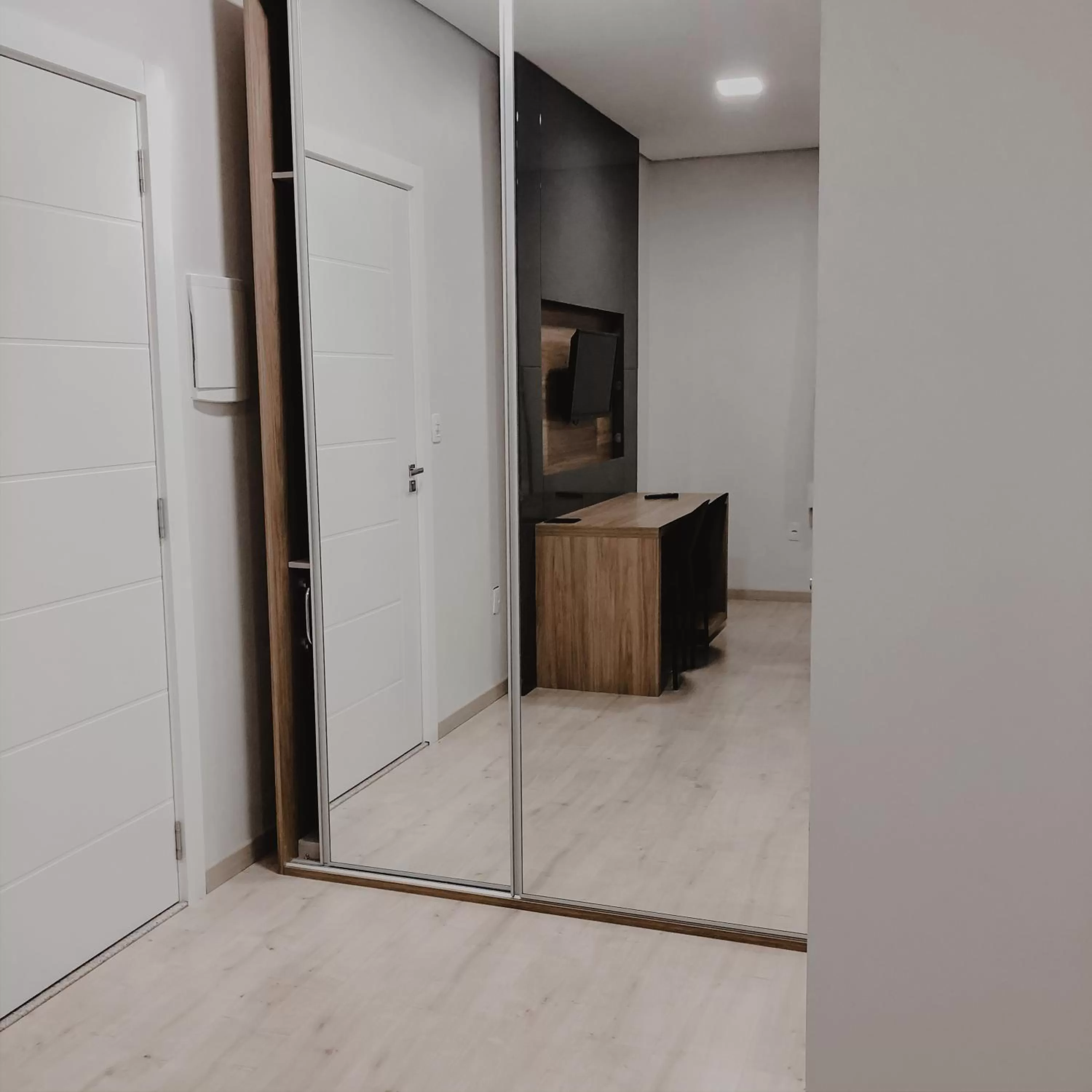 Kitchen/Kitchenette in Petri Plaza Hotel