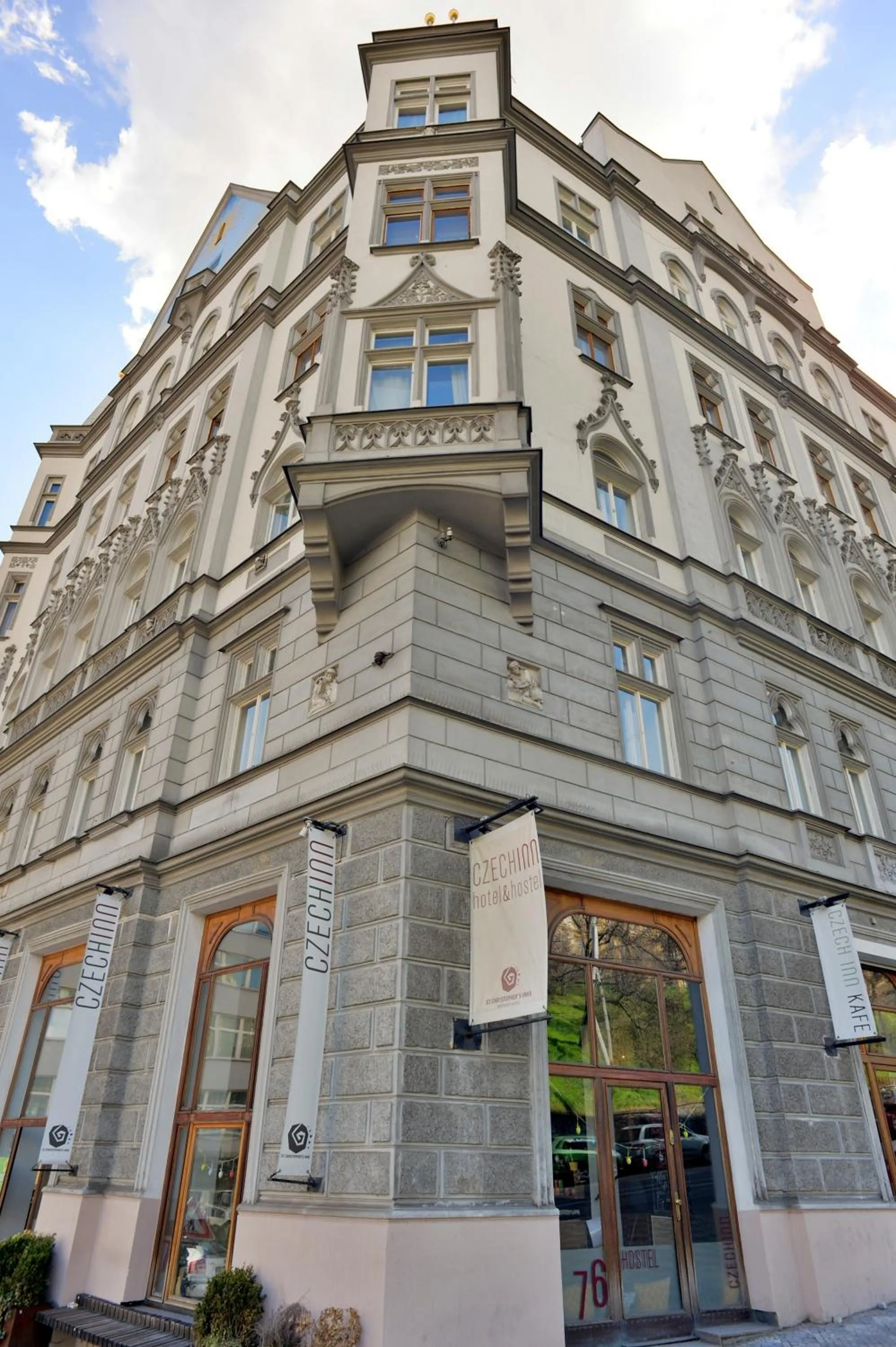 Facade/entrance in Czech Inn