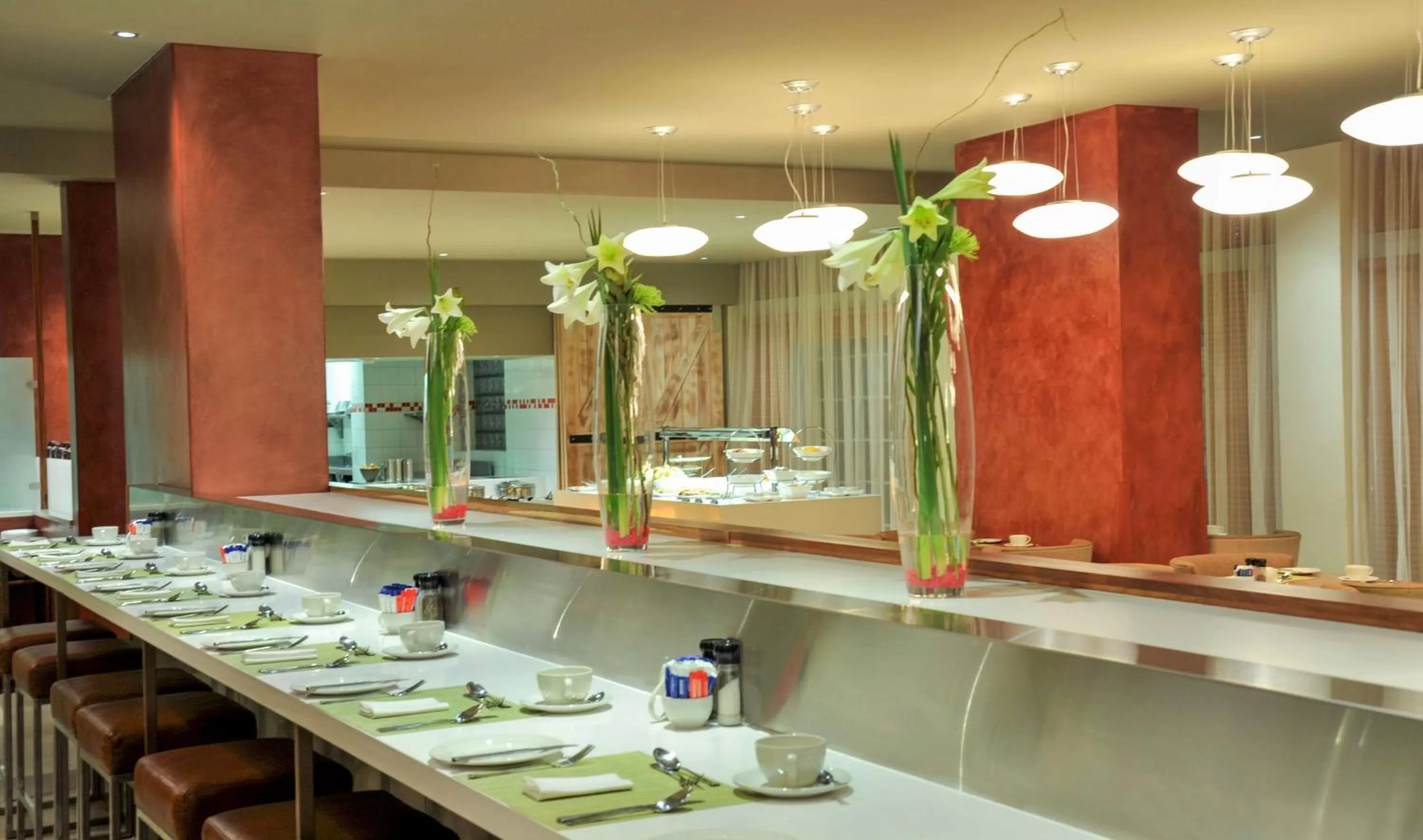 Restaurant/places to eat in Garden Court Victoria Junction