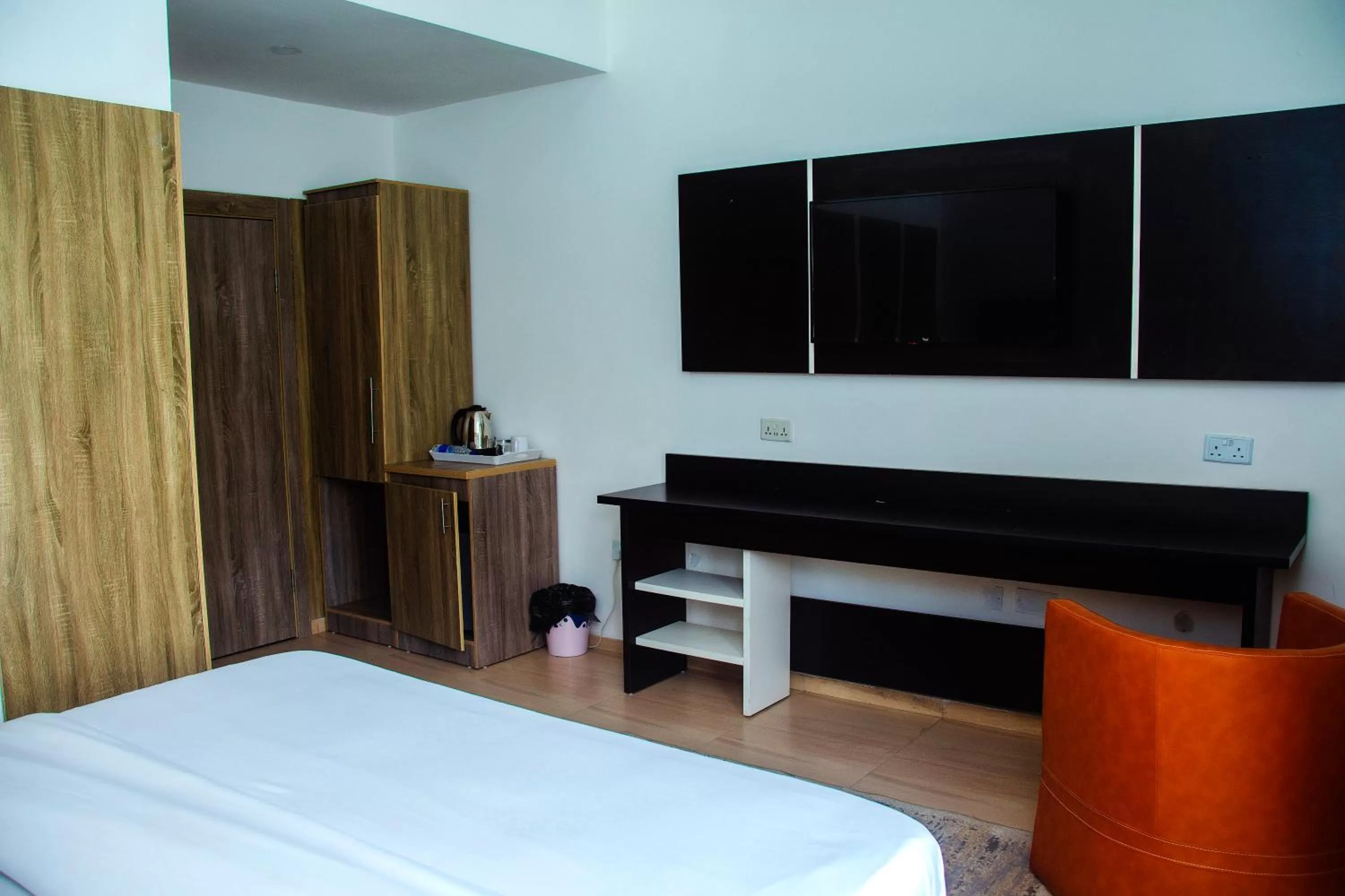 Bed in Hotel Capitol