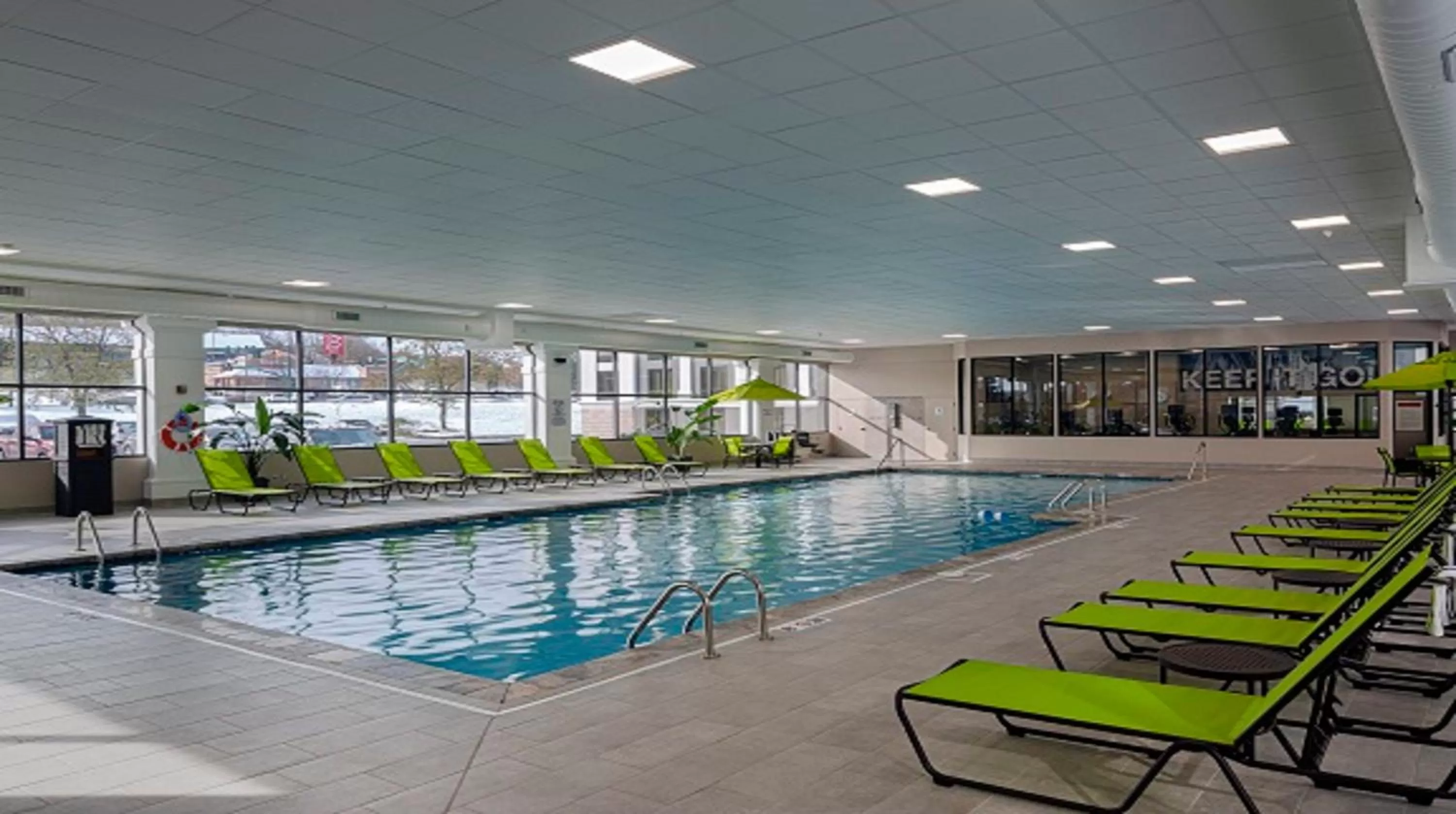 Swimming pool in Holiday Inn Cleveland - South Independence by IHG