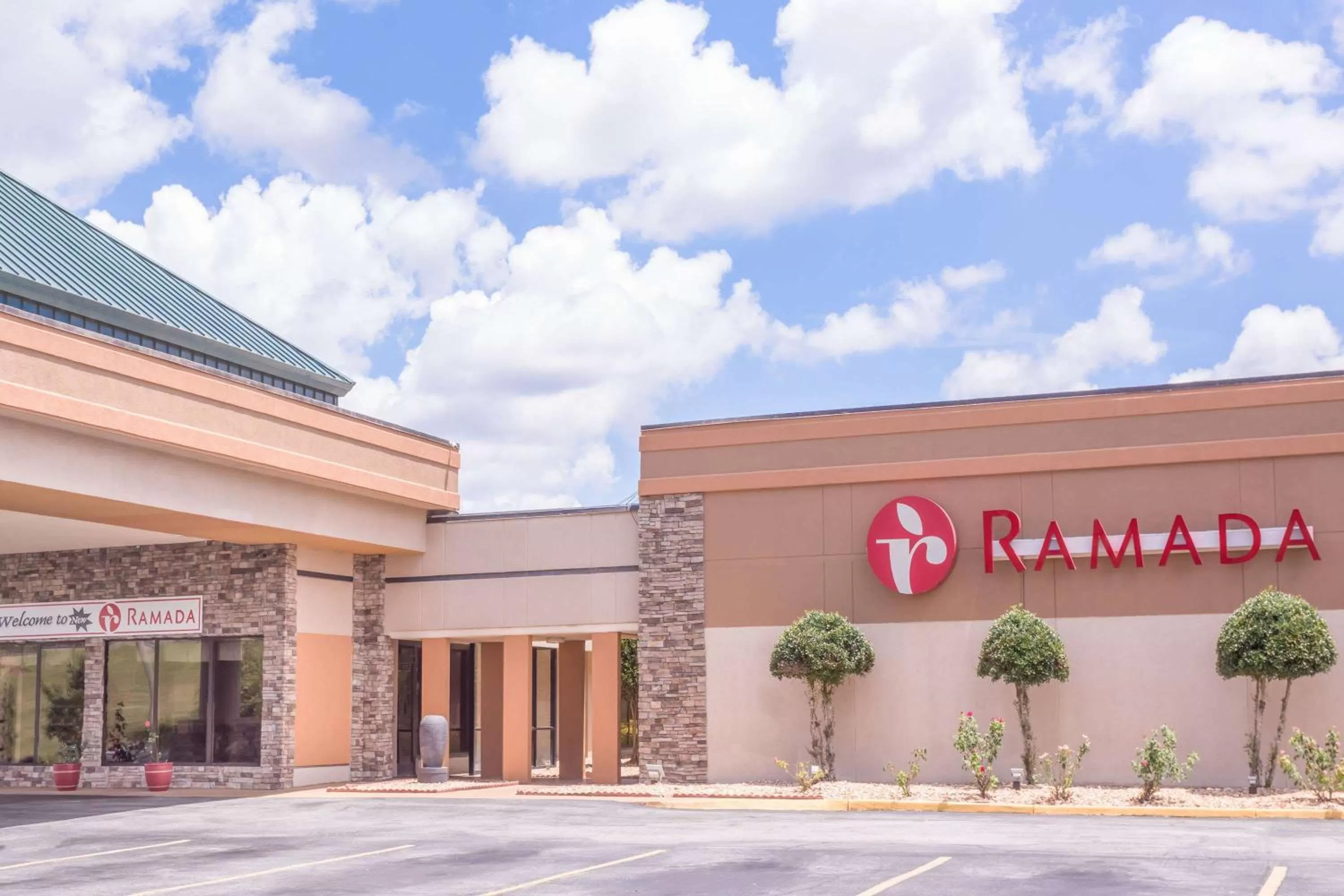 Property building in Ramada by Wyndham Macon