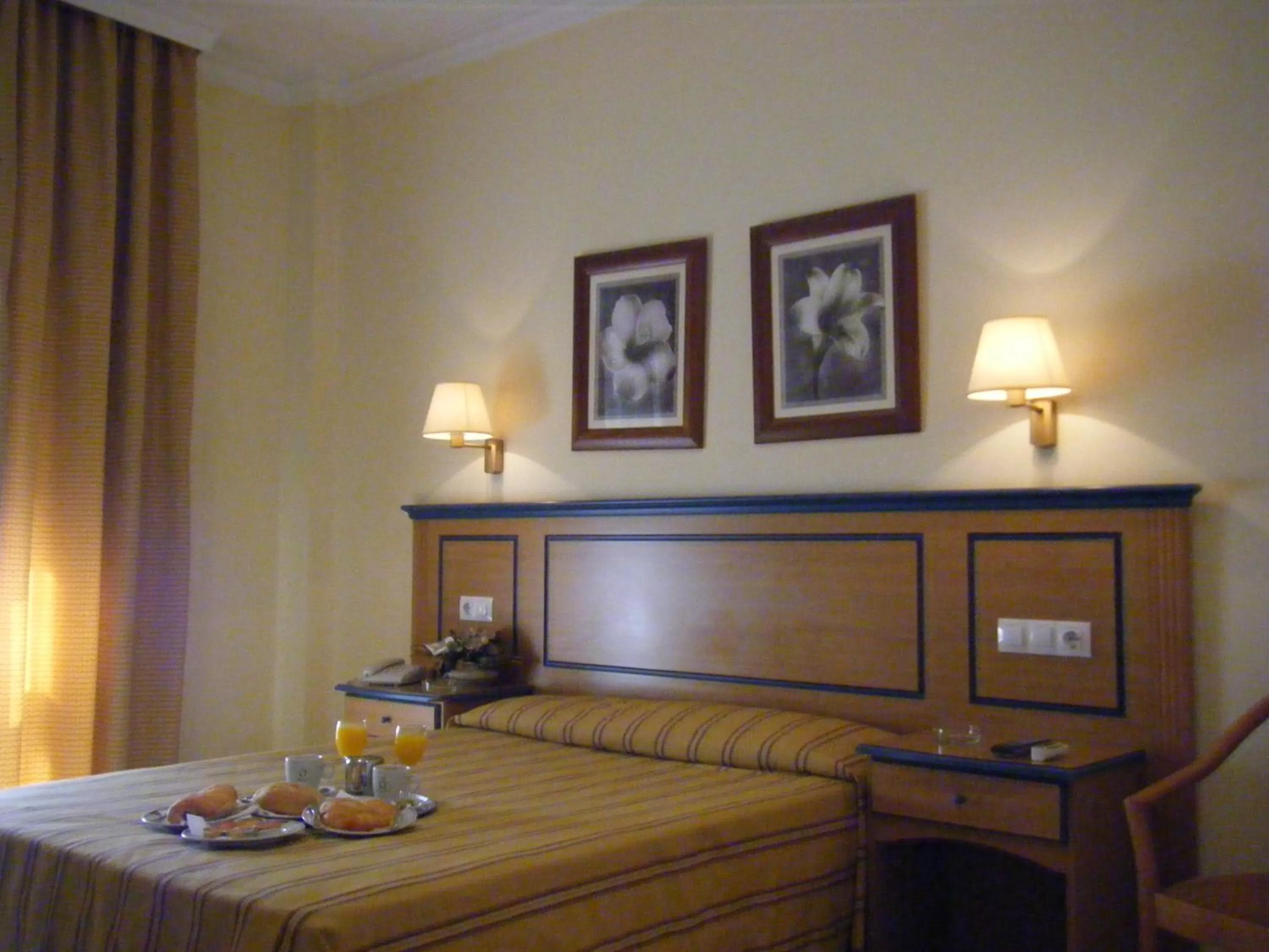 Photo of the whole room, Bed in Hotel Mirador