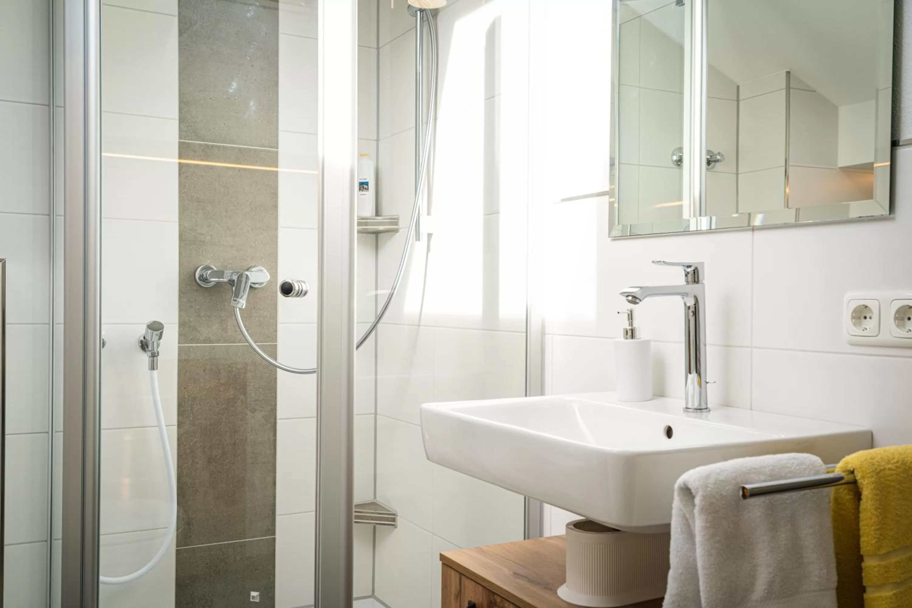 Shower, Bathroom in Hotel Jakob