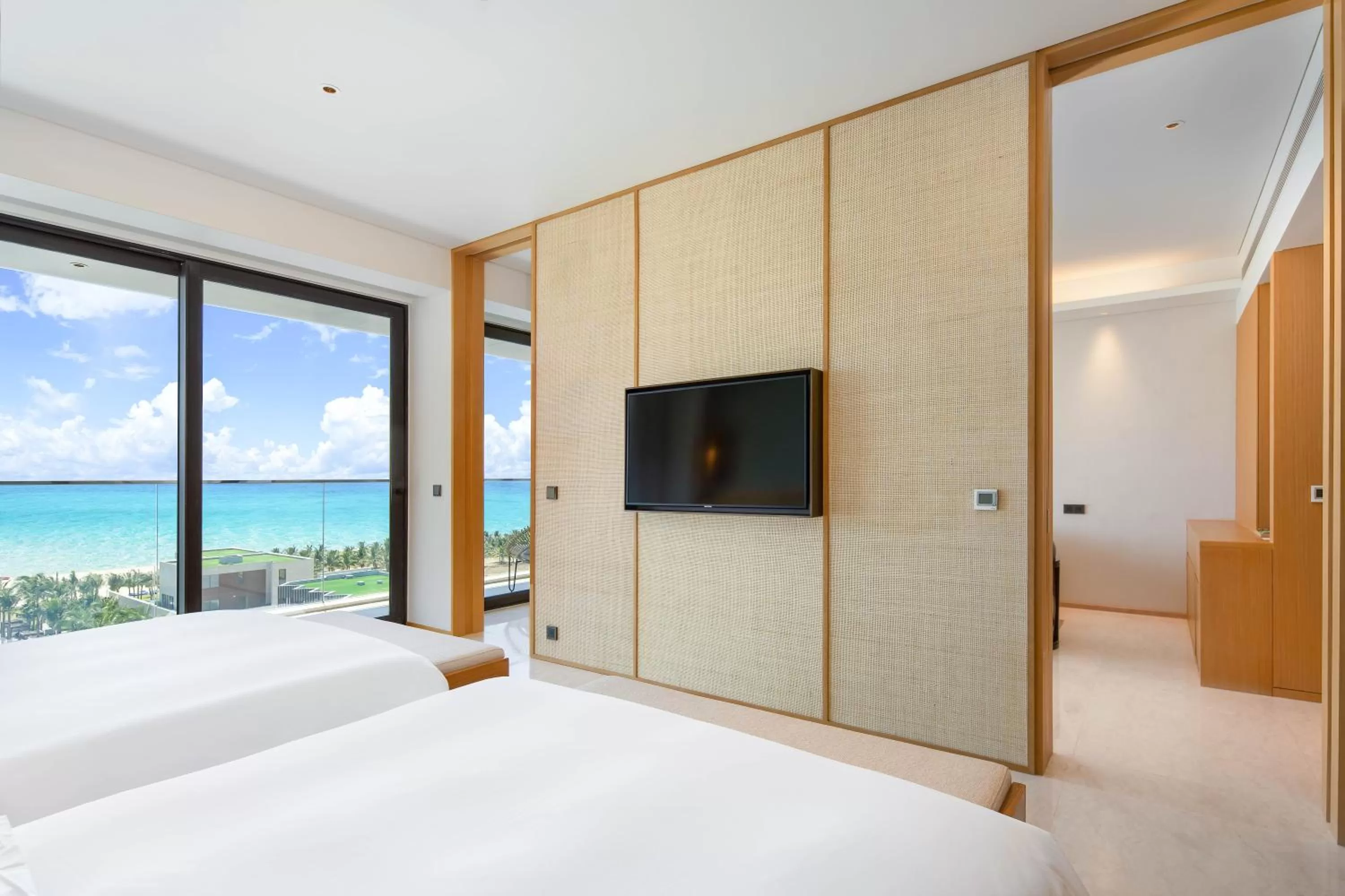 Guests, Bed in Shilla Monogram Danang