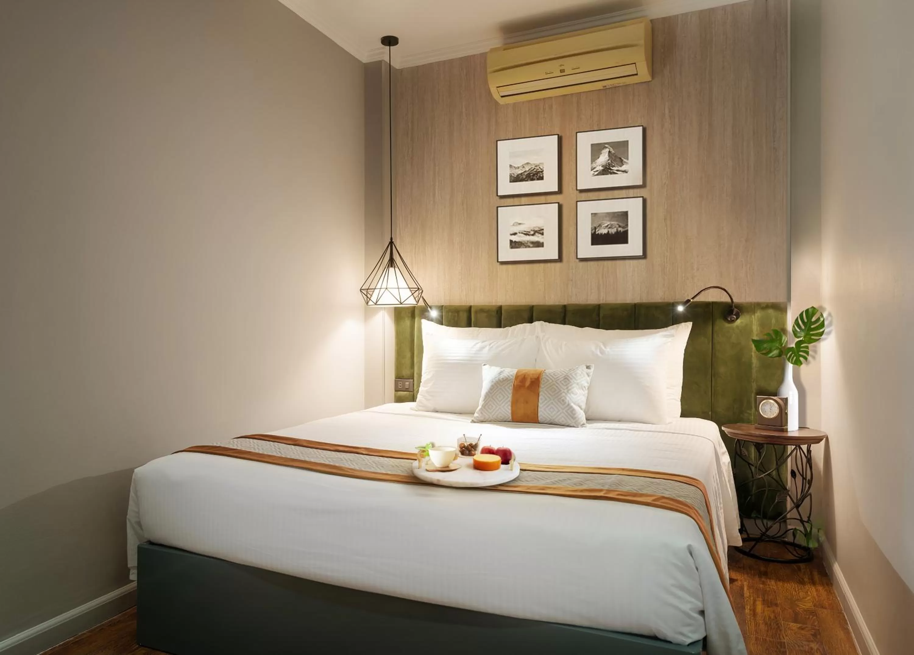 Bed in Hanoi Center Silk Hotel & Travel