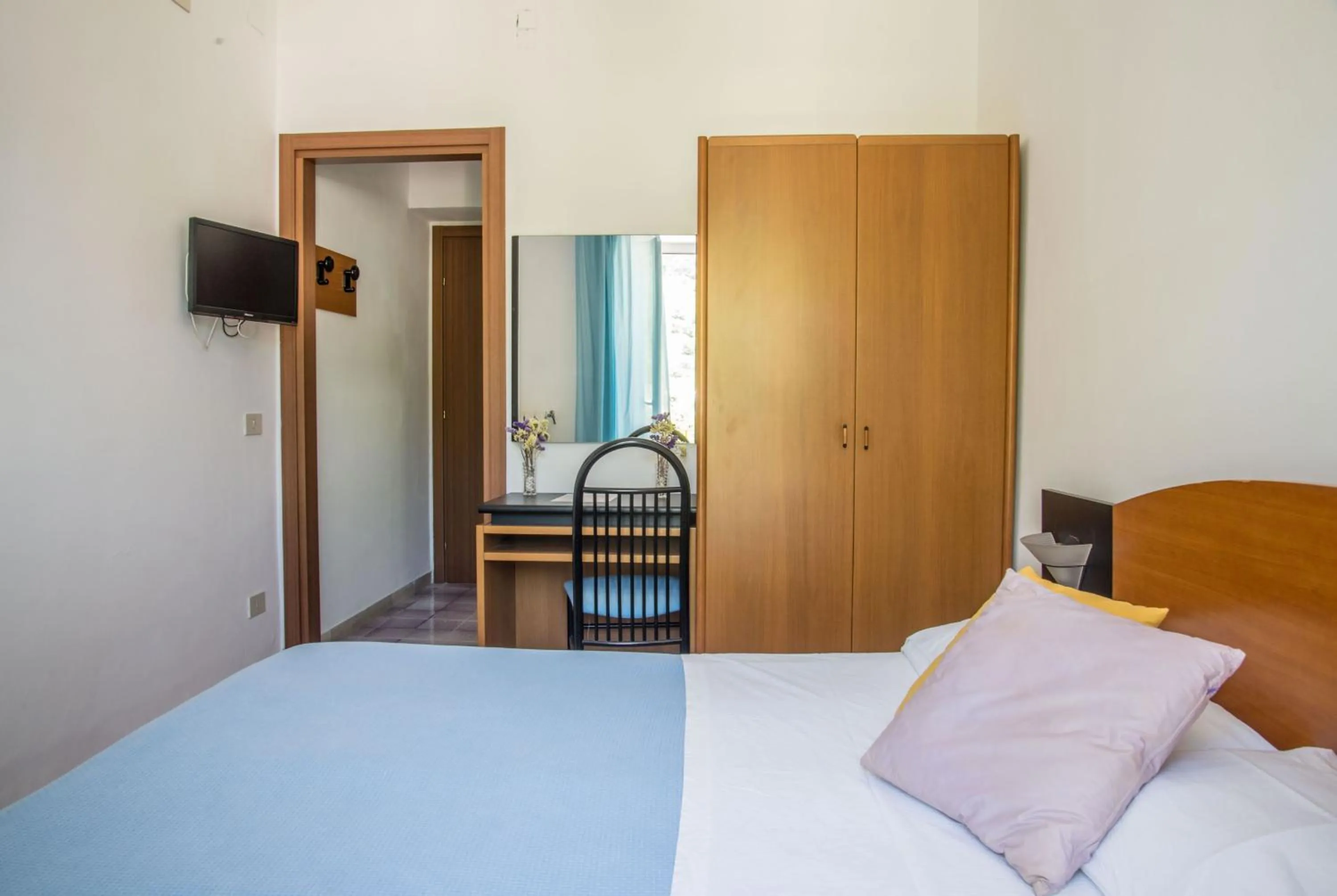 Photo of the whole room, Bed in Hotel Internazionale