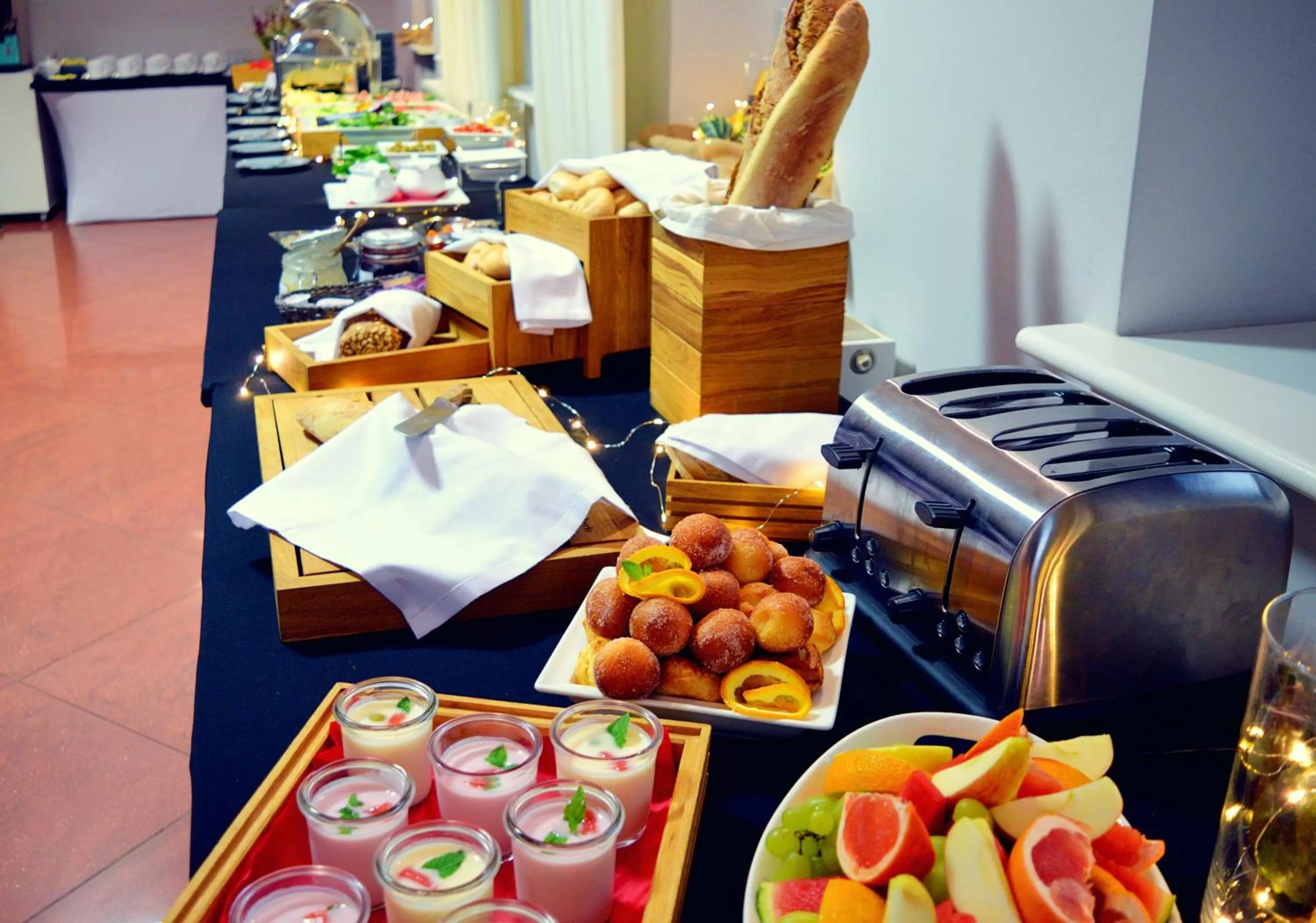 Breakfast in Tailor Hotel Sport & Conference