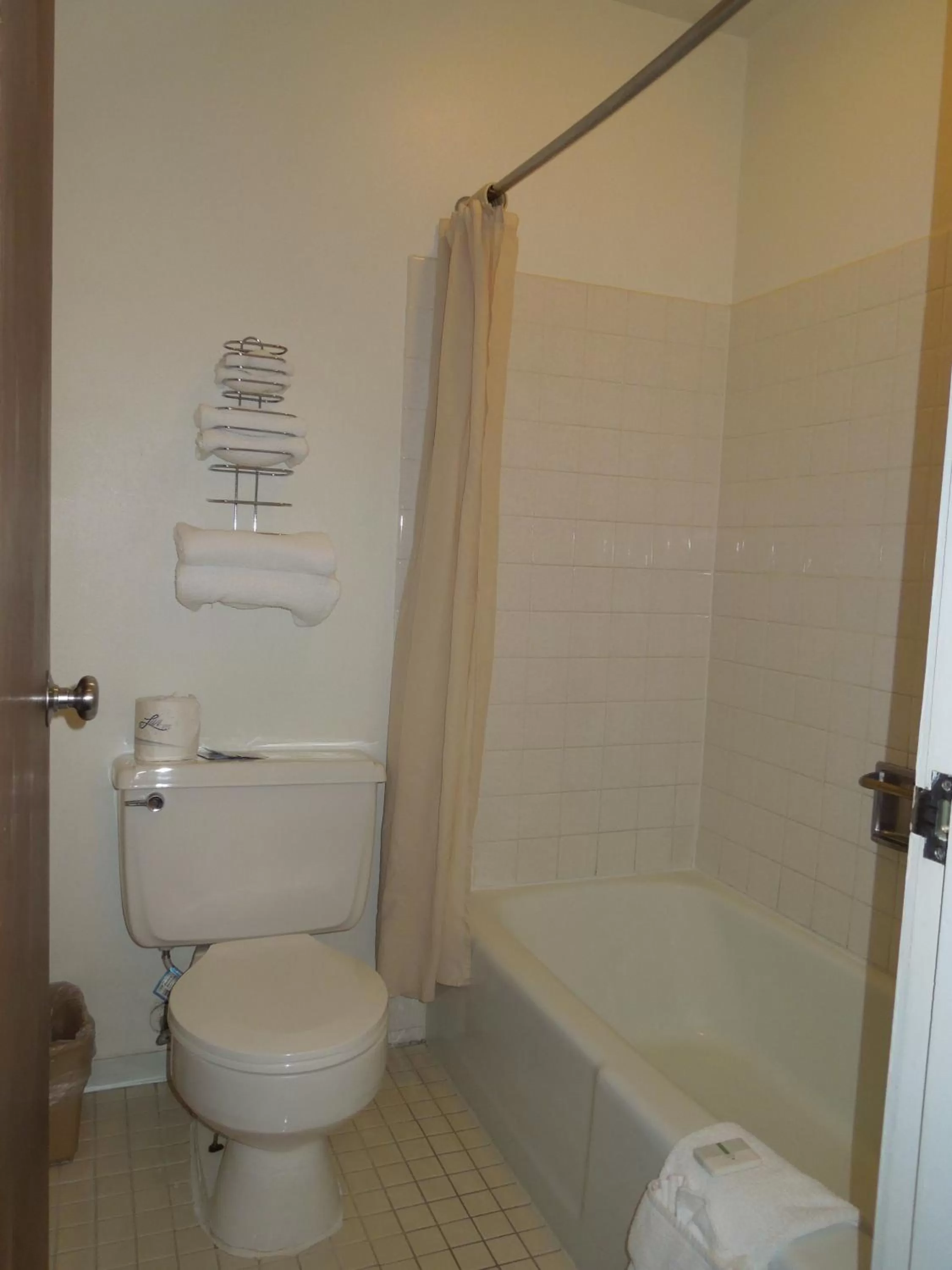 Bathroom in Studio Lodge Laramie