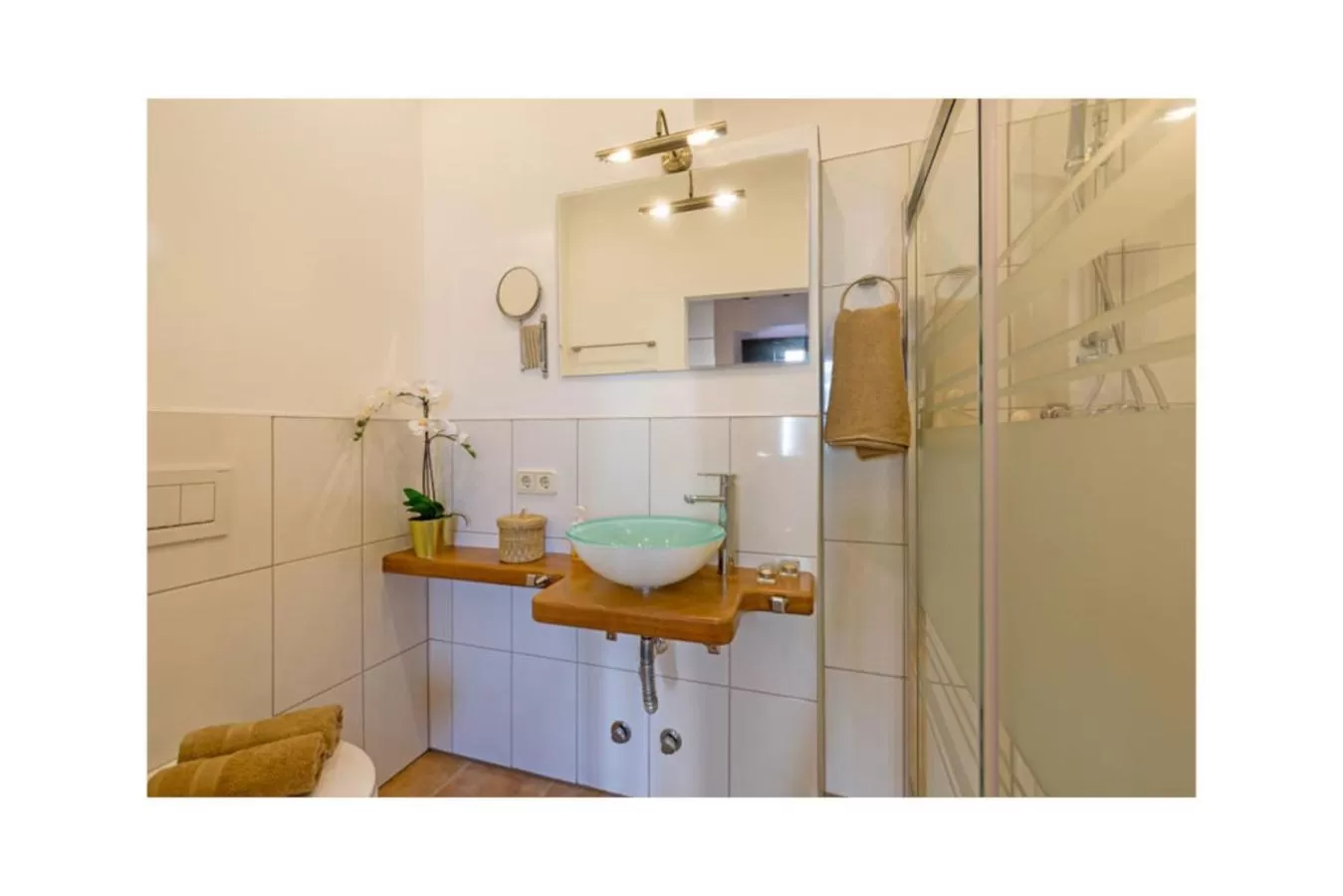 Shower, Bathroom in Boutique Hostal "Born53" im Stadtkern von Llucmajor, Mallorca