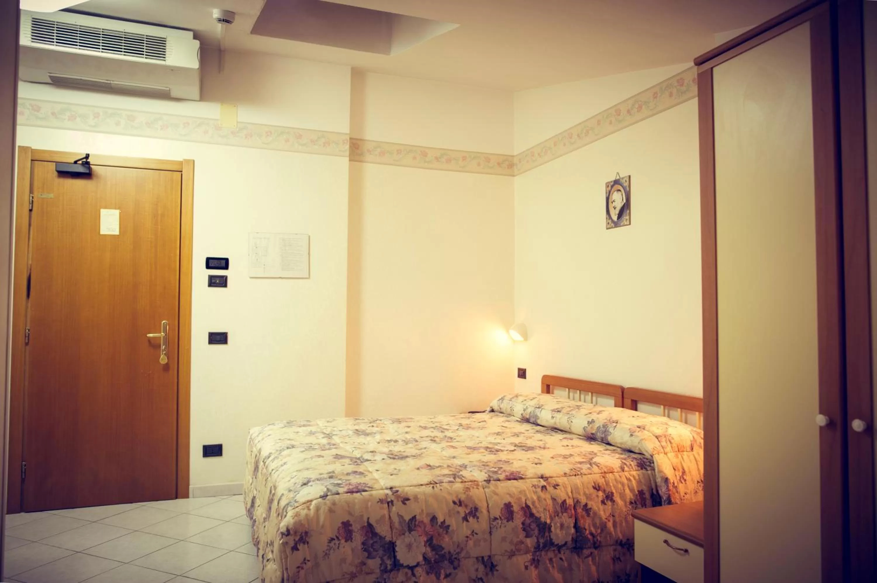 Photo of the whole room, Bed in Hotel Fini