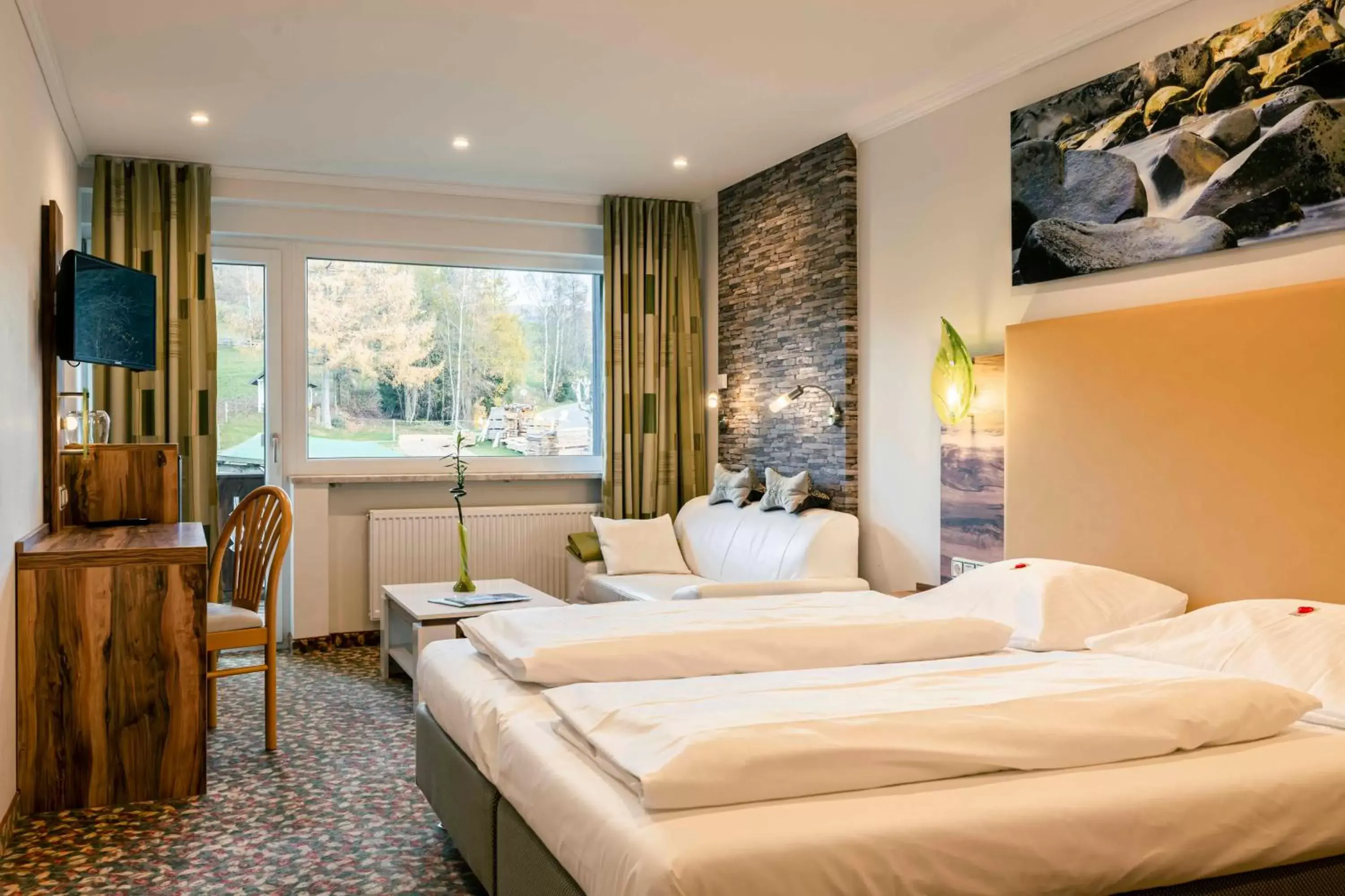 Comfort Double Room in Landhotel GrünWies -Bonsai-Wellness Garni Comfort Double Room in Landhotel GrünWies -Bonsai-Wellness Garni