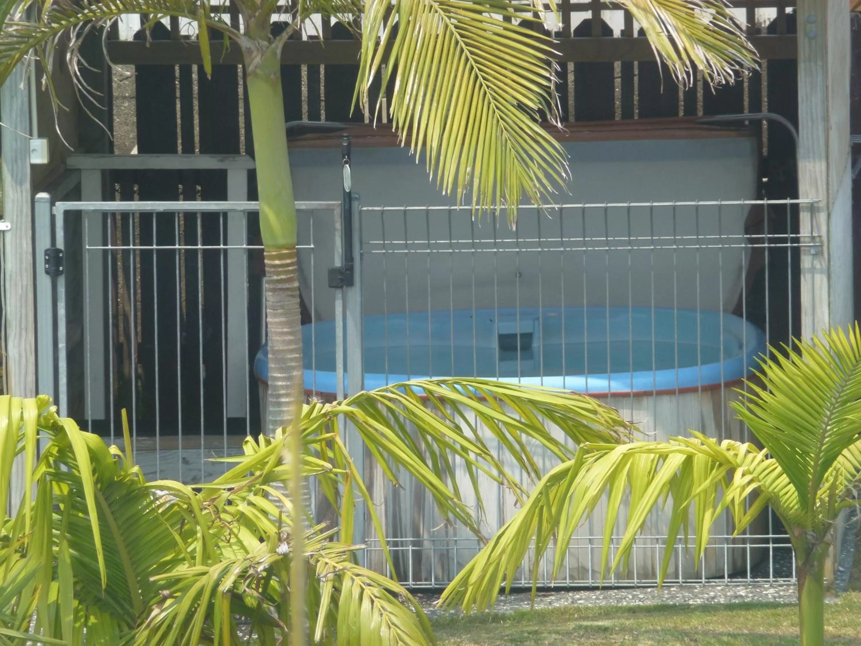 Facade/entrance, Swimming Pool in Mana-Nui Motel