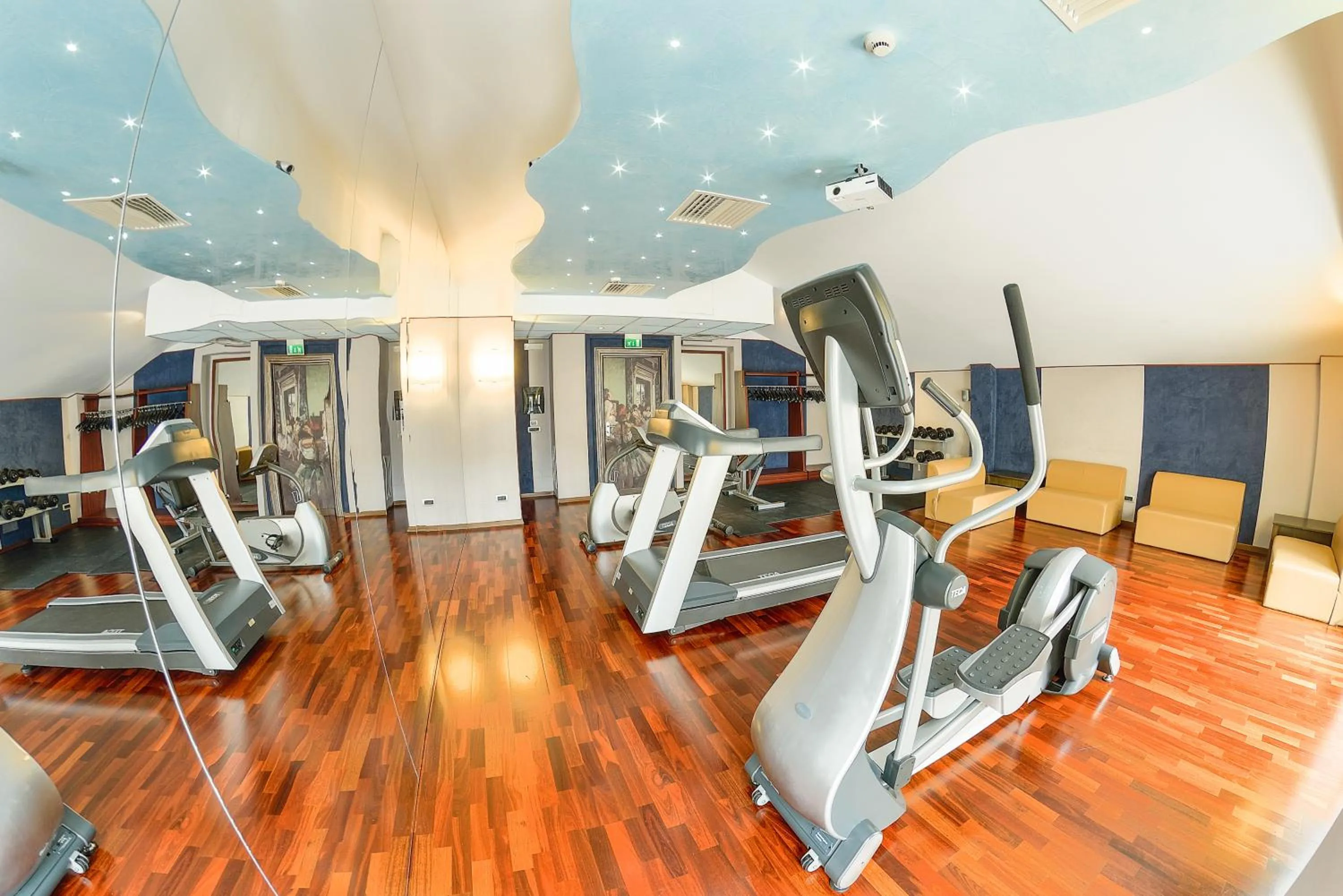 Fitness centre/facilities in Victoria Hotel