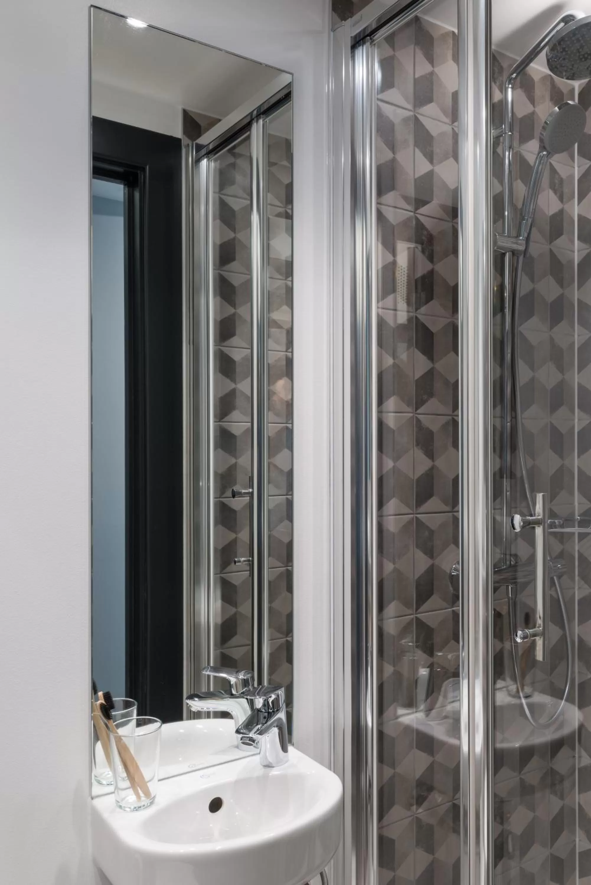 Shower in ARK Canary Wharf