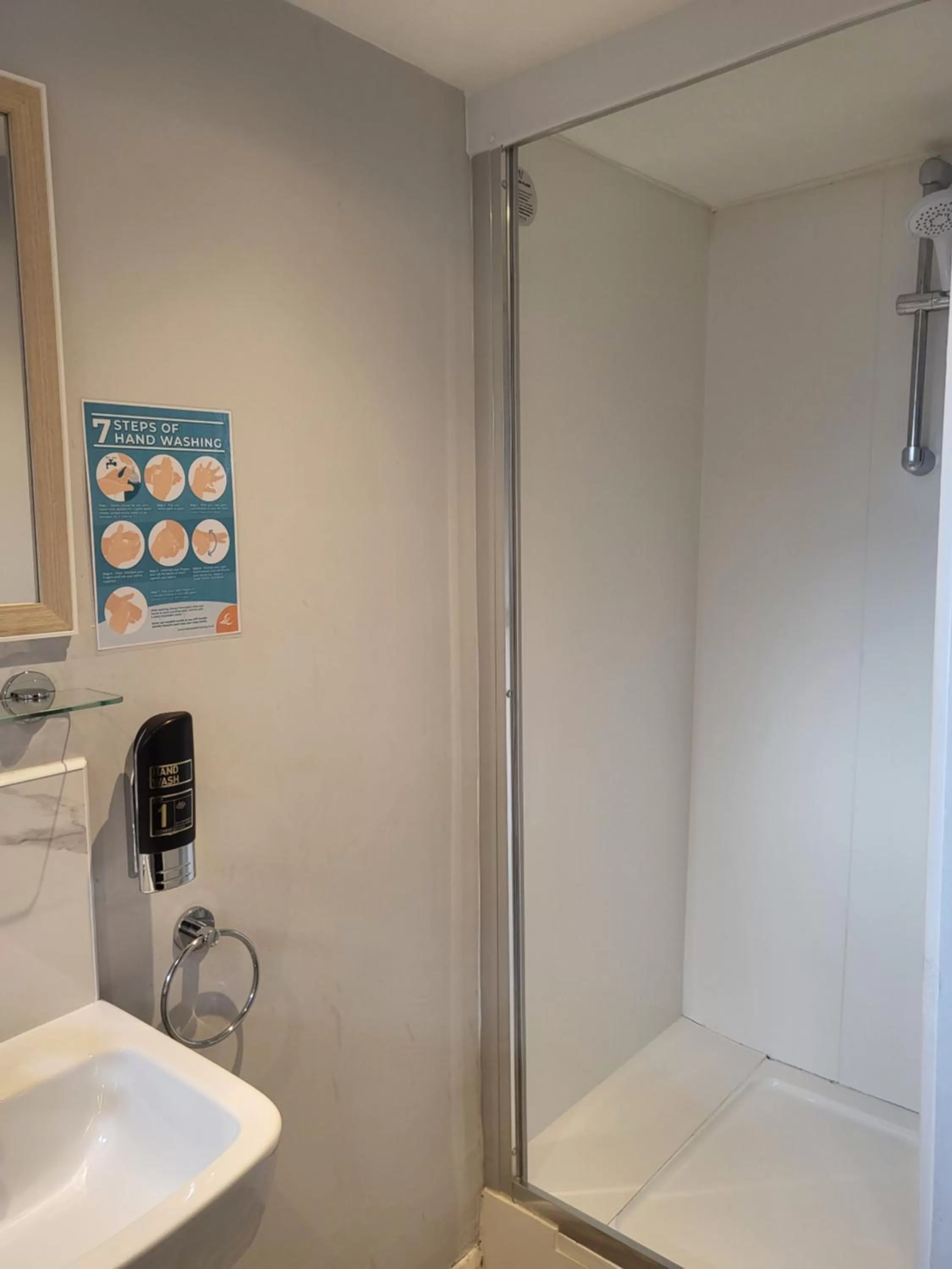 Bathroom in Watton Vibe Hotel