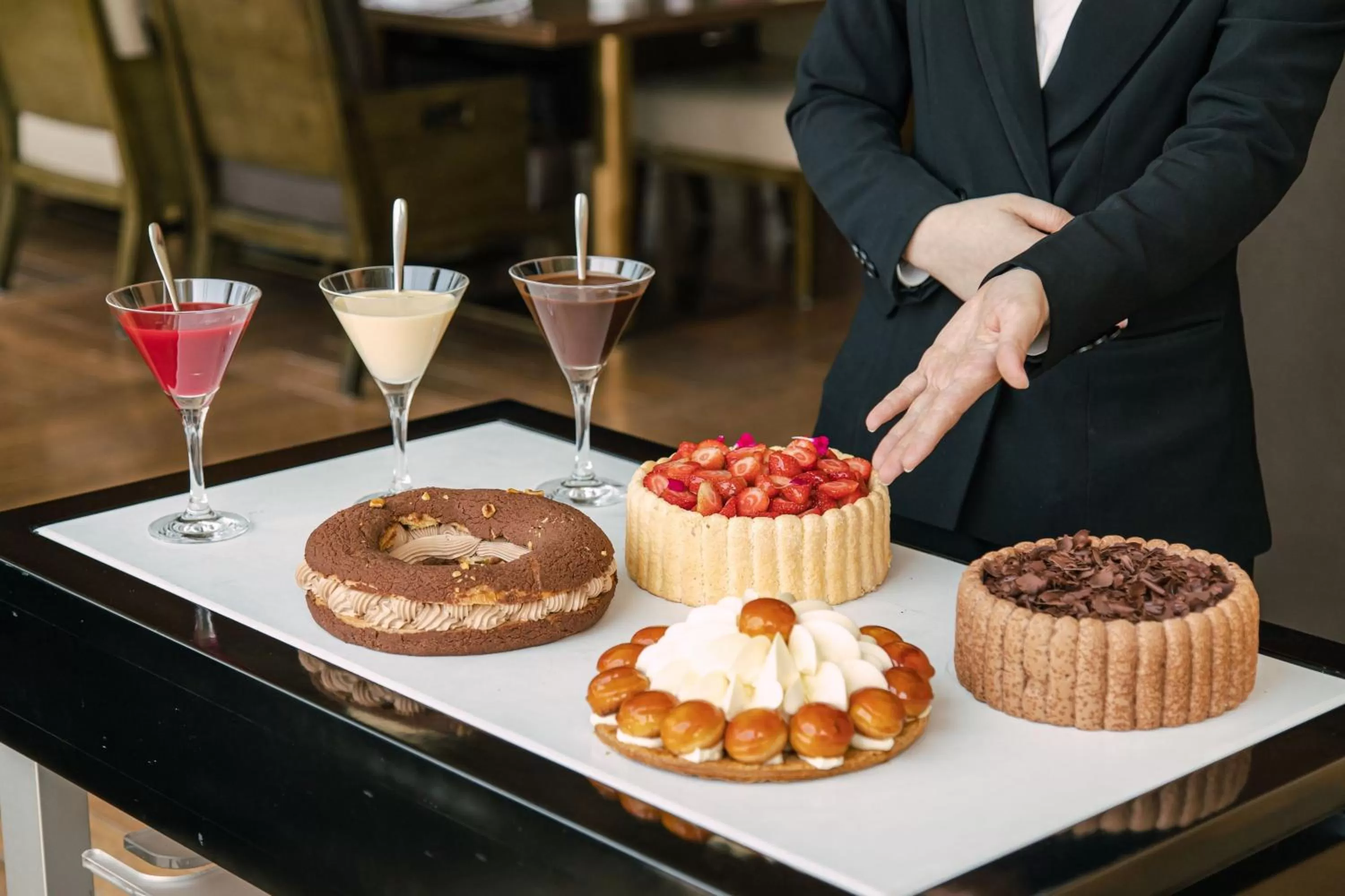 Restaurant/places to eat in JW Marriott Hotel Hanoi