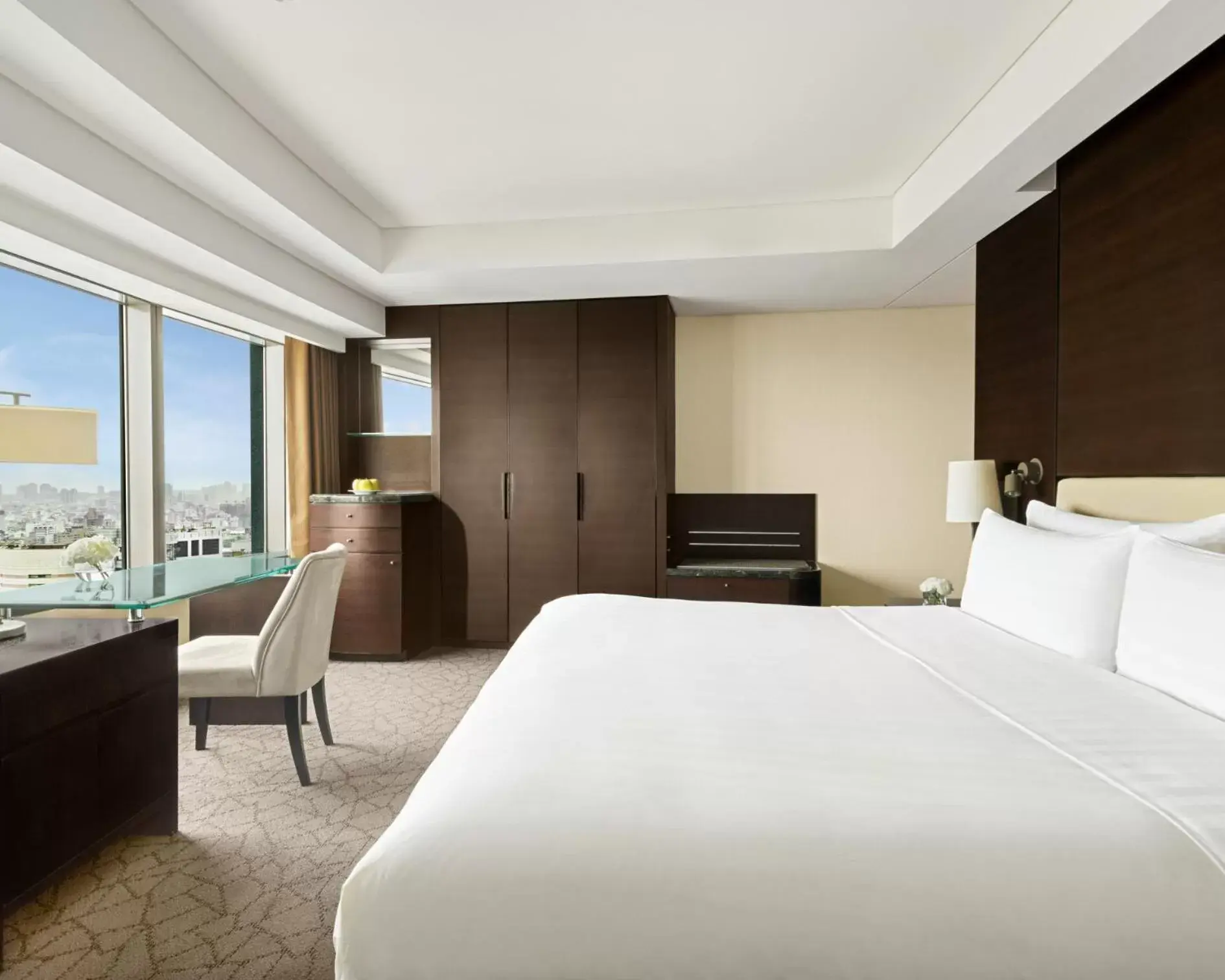 Superior King Room - single occupancy in Shangri-La Far Eastern Tainan Superior King Room - single occupancy in Shangri-La Far Eastern Tainan