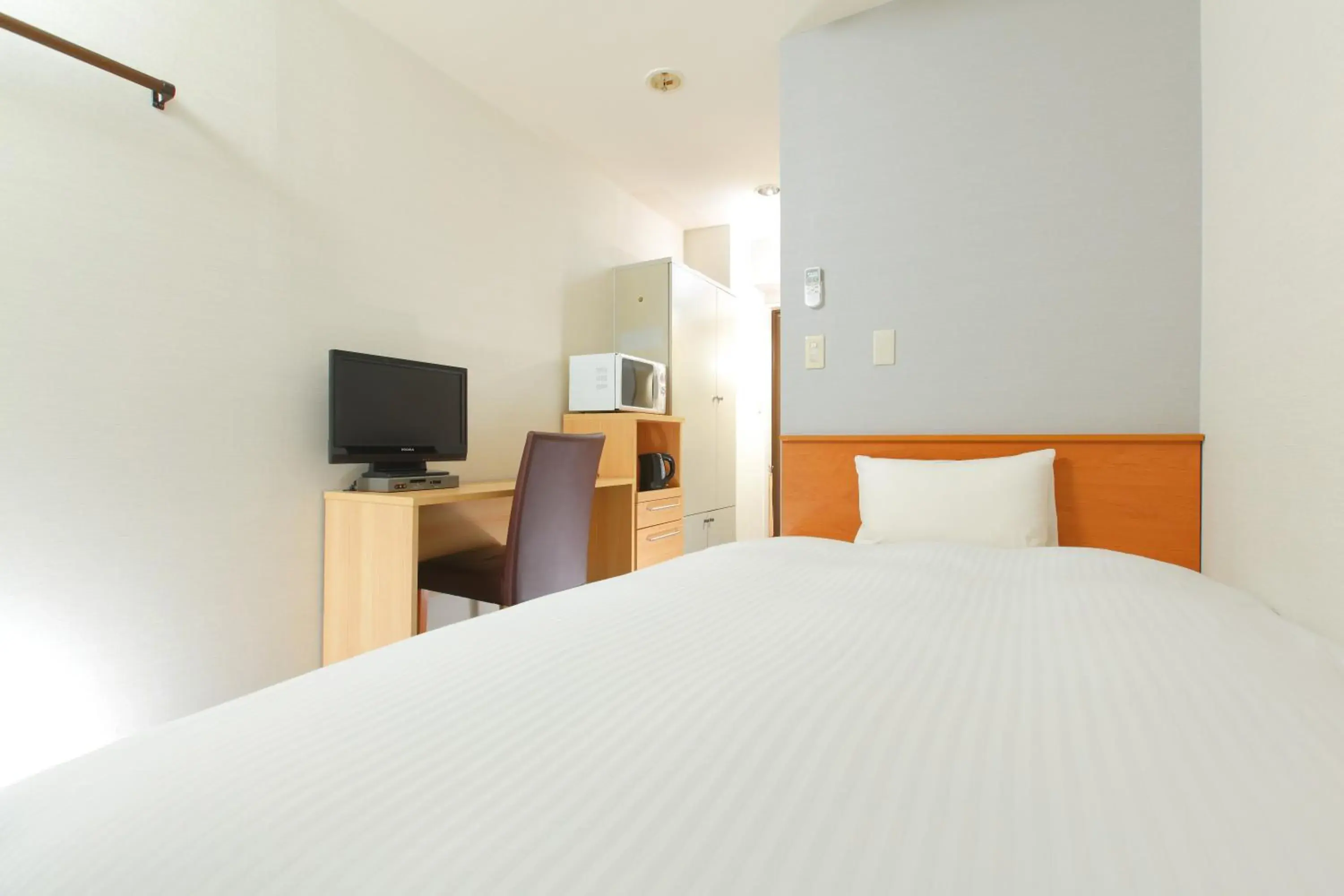 Economy Semi-Double in Annex - single occupancy - House Keeping is Optional with Additional Cost - Smoking in HOTEL MYSTAYS Kameido Economy Semi-Double in Annex - single occupancy - House Keeping is Optional with Additional Cost - Smoking in HOTEL MYSTAYS Kameido