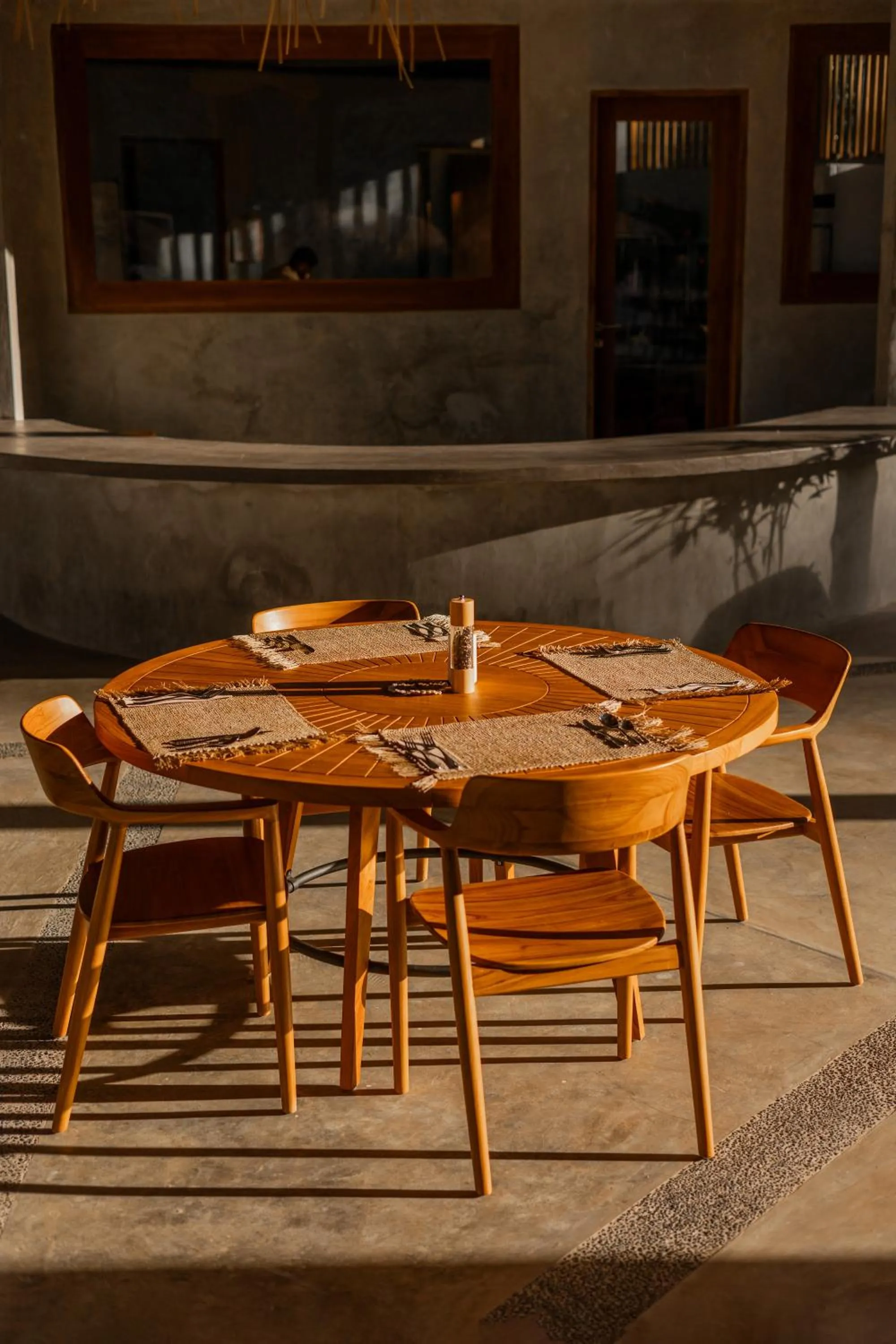 Restaurant/places to eat in Menjaga Bay