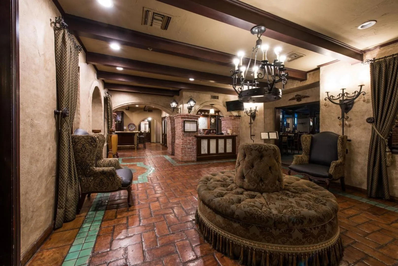 Lobby or reception in Vanllee Hotel