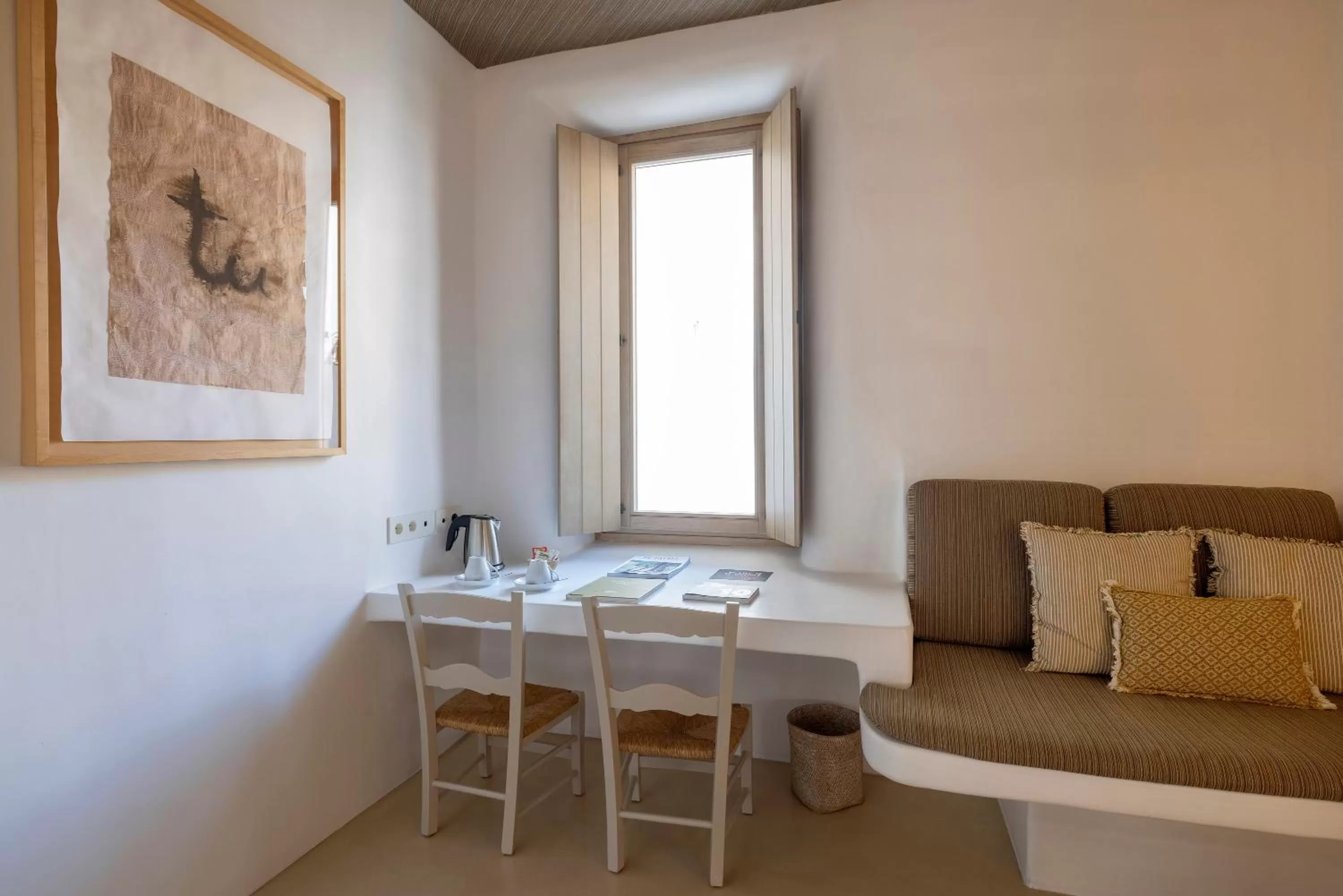 Seating area in HM Balanguera