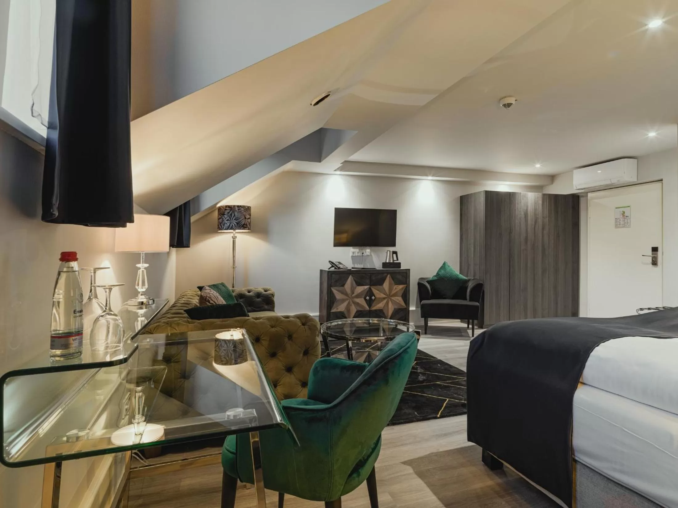 TV and multimedia, Bed in BS Boutique Hotel