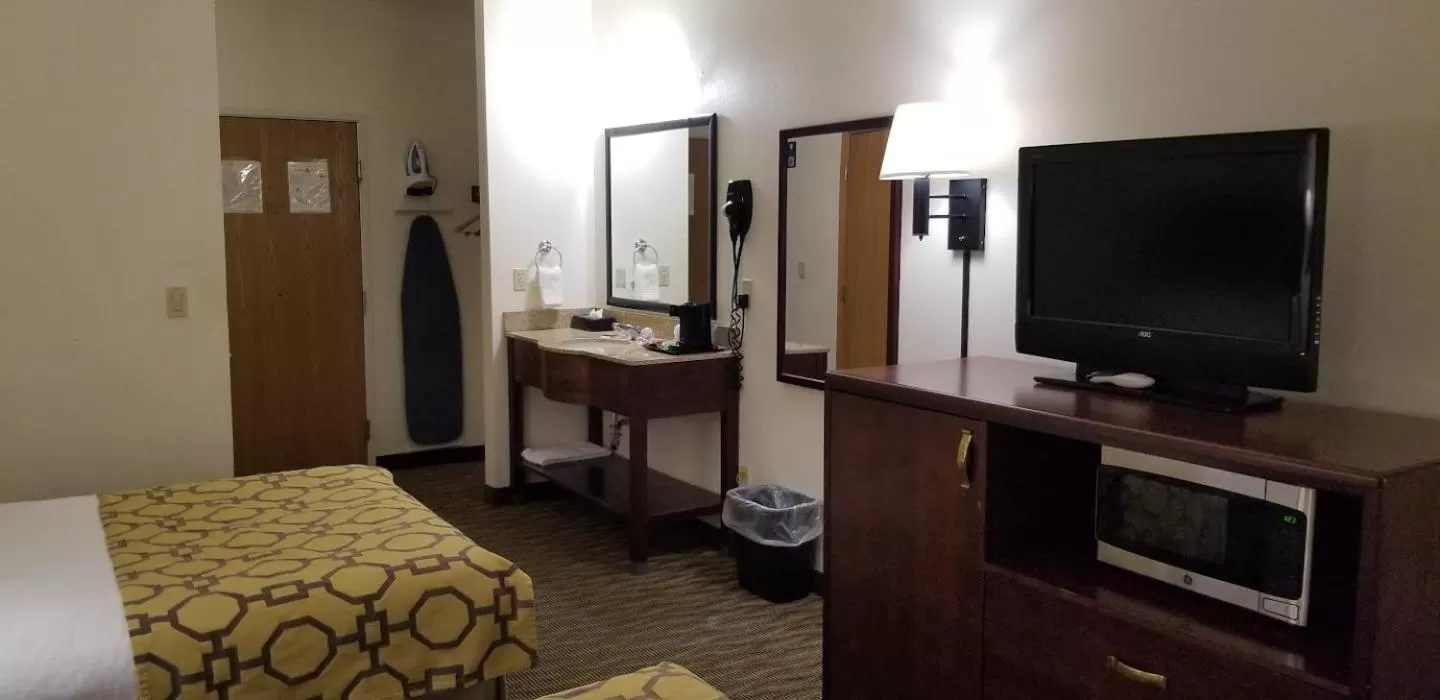 Bed in Baymont by Wyndham Harlan