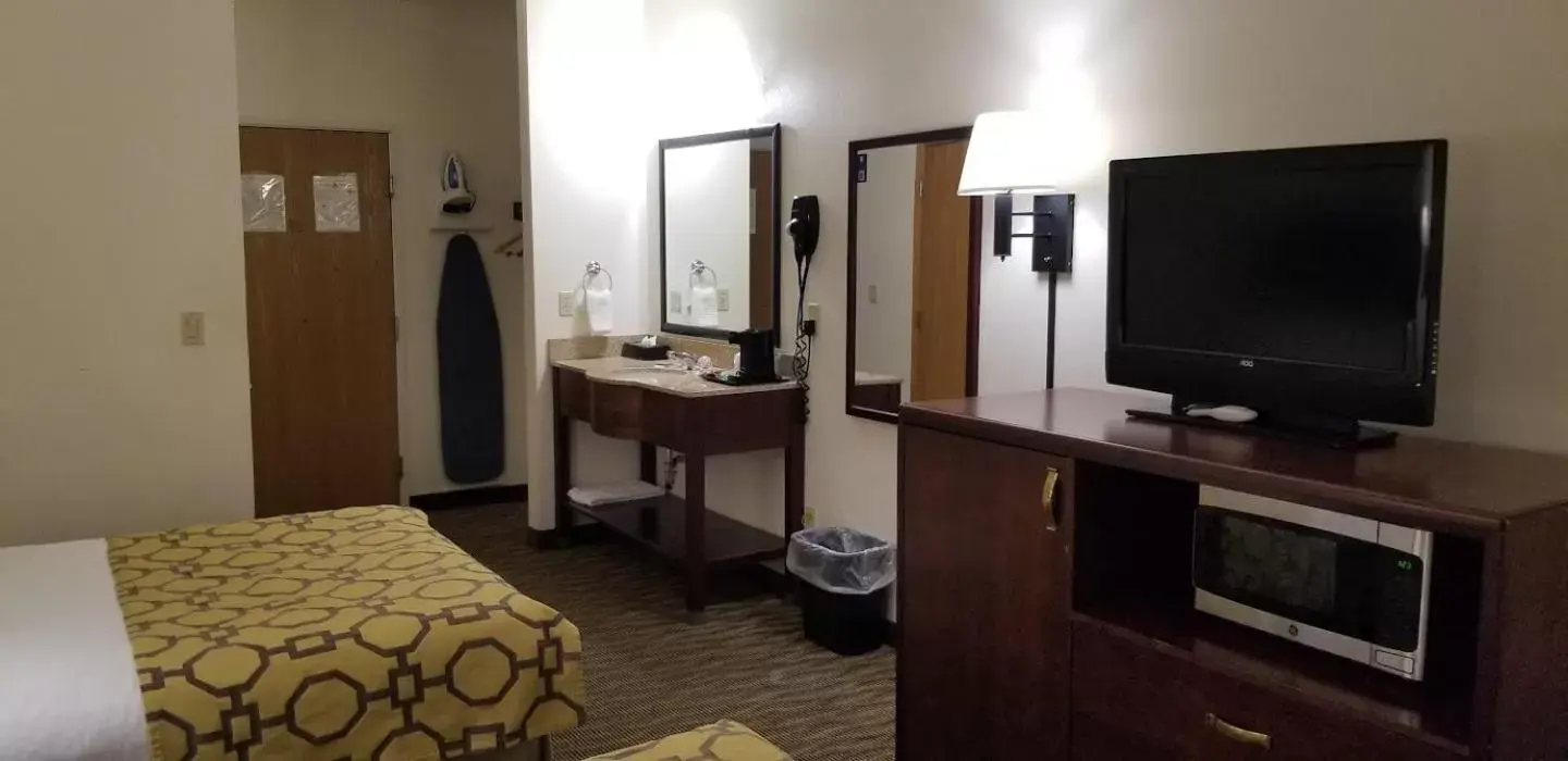 Double Room with Two Double Beds - Non-Smoking in Baymont by Wyndham Harlan Double Room with Two Double Beds - Non-Smoking in Baymont by Wyndham Harlan