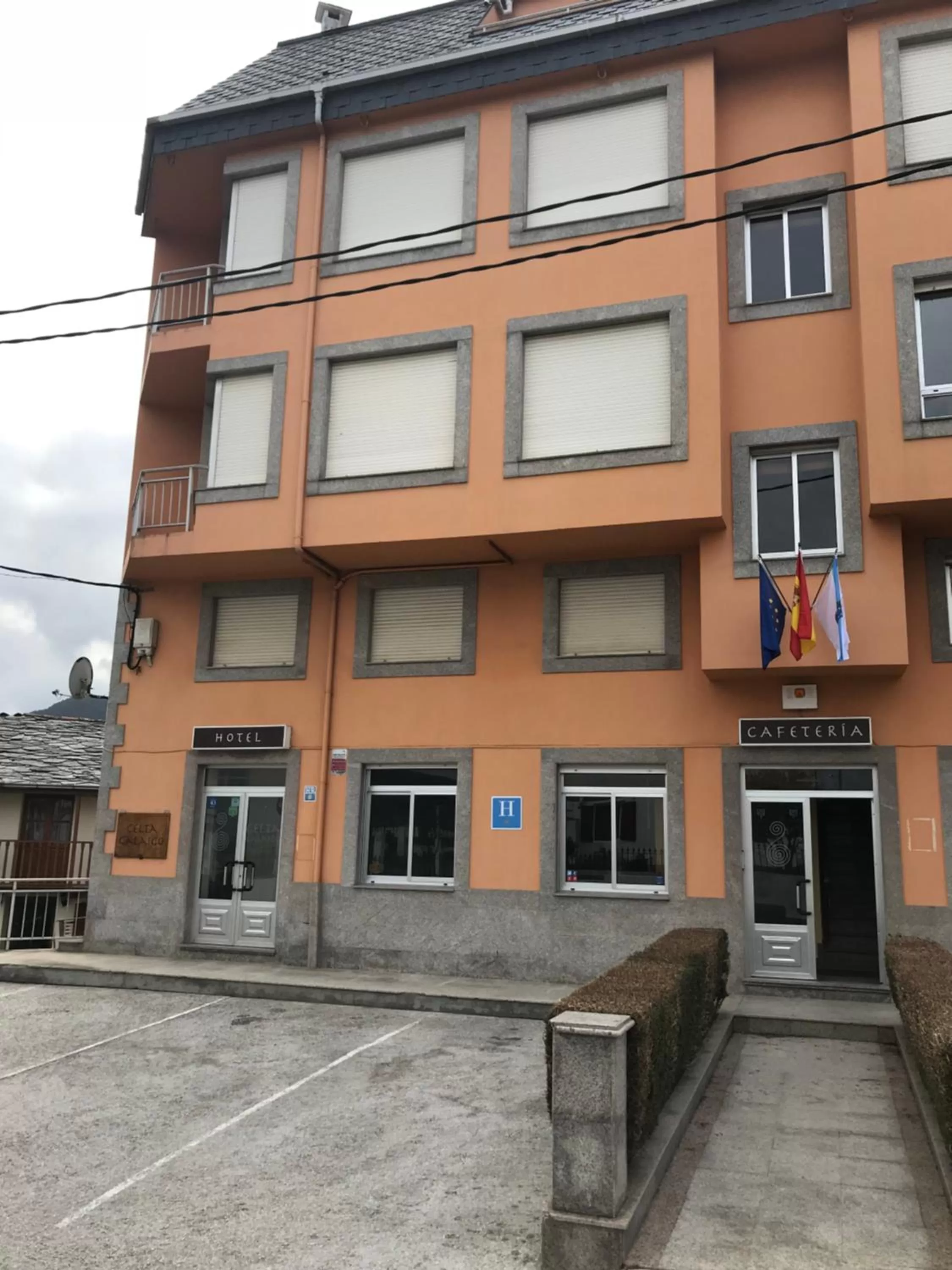 Facade/entrance in Hotel Celta Galaico